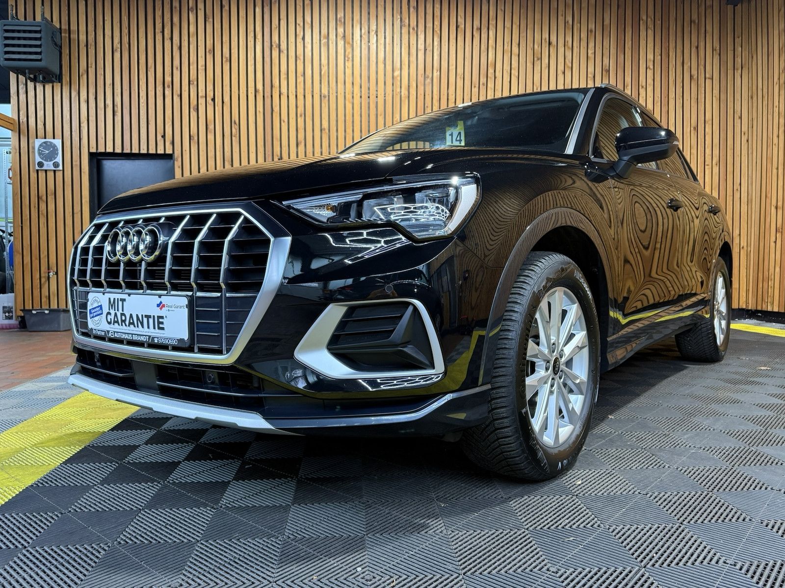 Fahrzeugabbildung Audi Q3 35TDI advanced Aut. Navi+*LED*Virtual*Kam*AHK