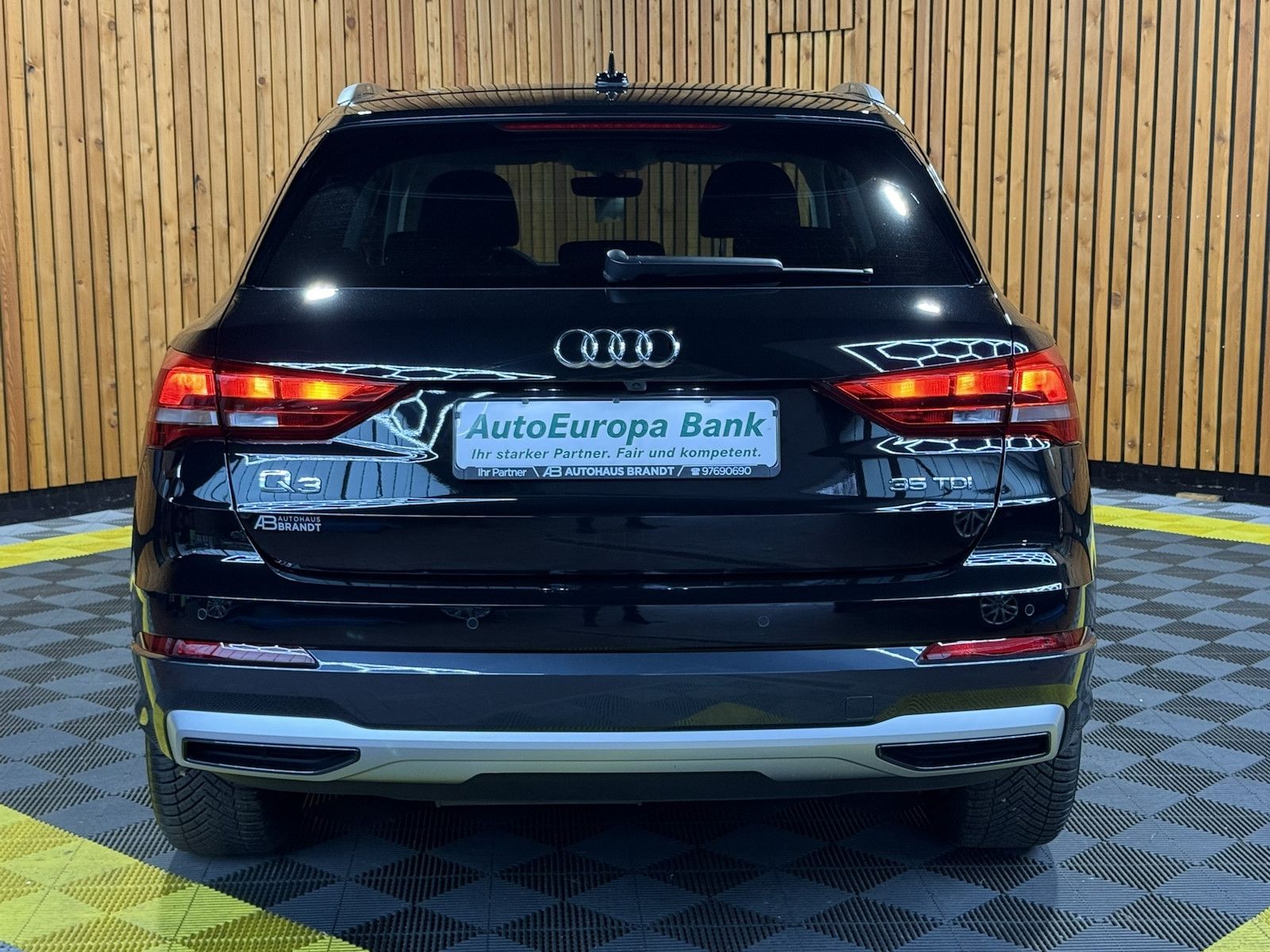 Fahrzeugabbildung Audi Q3 35TDI advanced Aut. Navi+*LED*Virtual*Kam*AHK