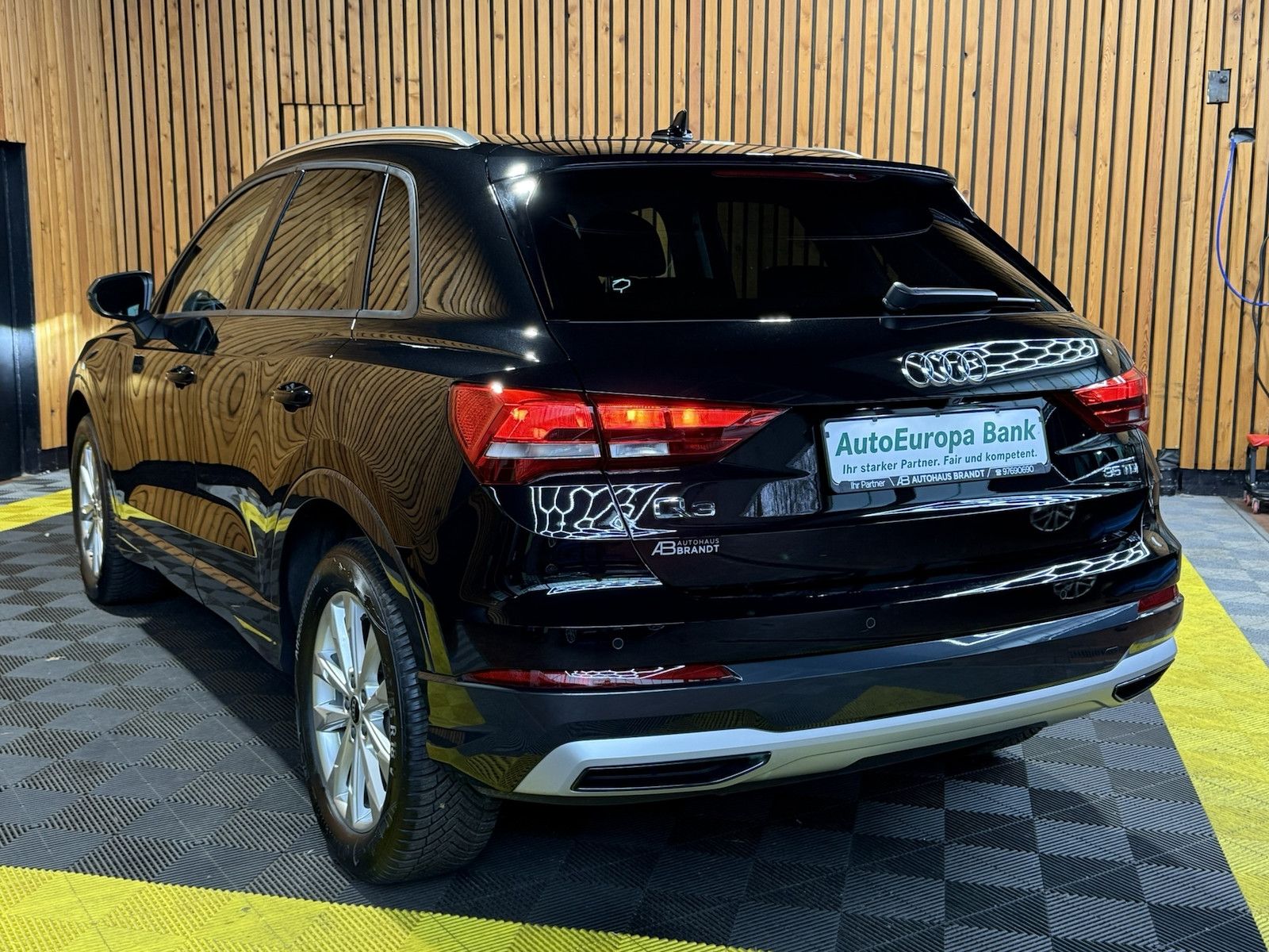 Fahrzeugabbildung Audi Q3 35TDI advanced Aut. Navi+*LED*Virtual*Kam*AHK