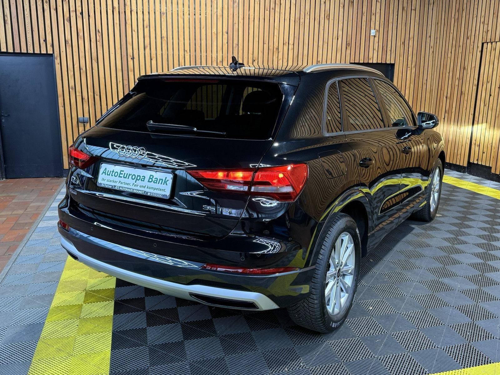 Fahrzeugabbildung Audi Q3 35TDI advanced Aut. Navi+*LED*Virtual*Kam*AHK