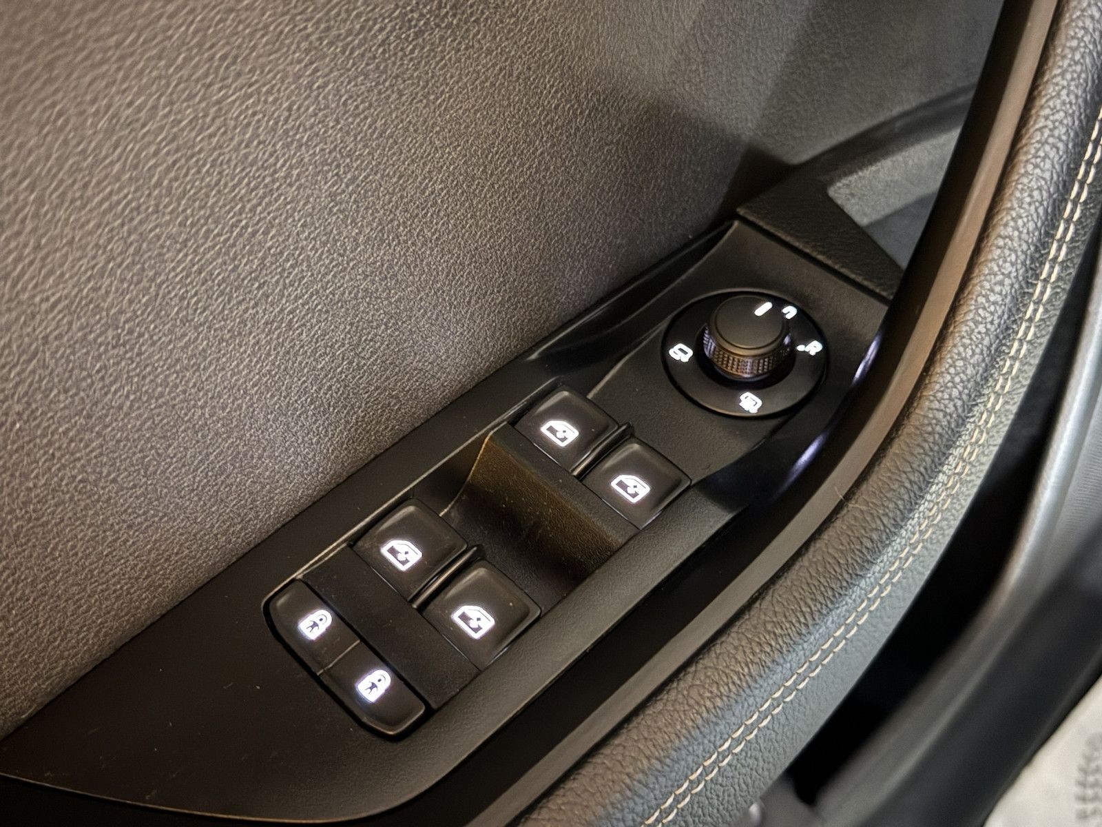 Fahrzeugabbildung SKODA Superb Combi Style 1,5 TSI DSG Navi*Virt*Kam*AHK