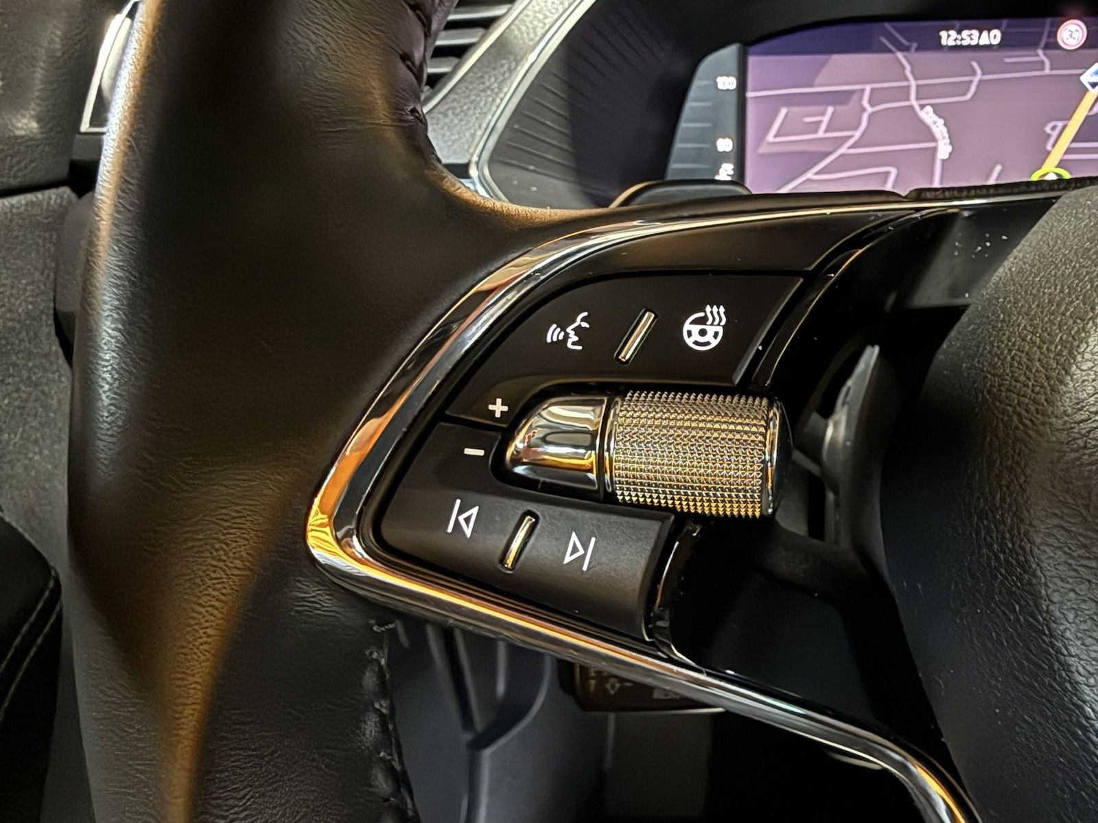 Fahrzeugabbildung SKODA Superb Combi Style 1,5 TSI DSG Navi*Virt*Kam*AHK