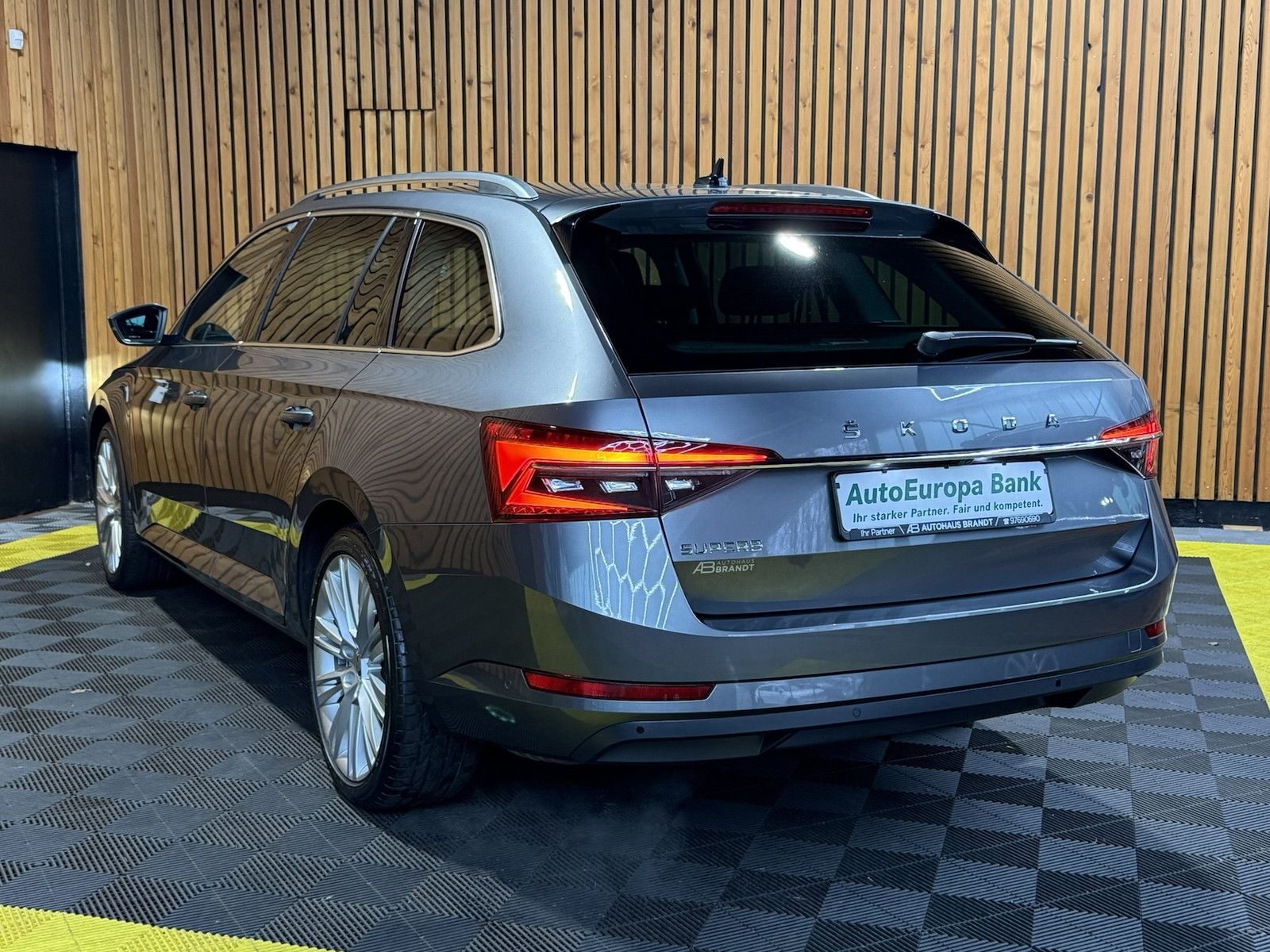 Fahrzeugabbildung SKODA Superb Combi Style 1,5 TSI DSG Navi*Virt*Kam*AHK