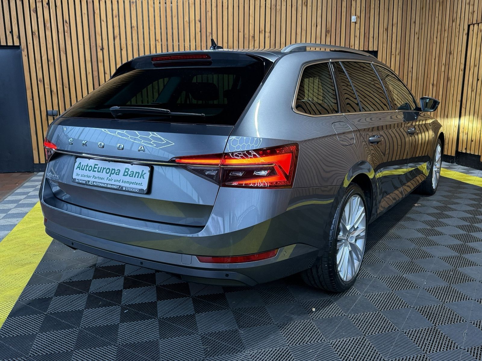 Fahrzeugabbildung SKODA Superb Combi Style 1,5 TSI DSG Navi*Virt*Kam*AHK