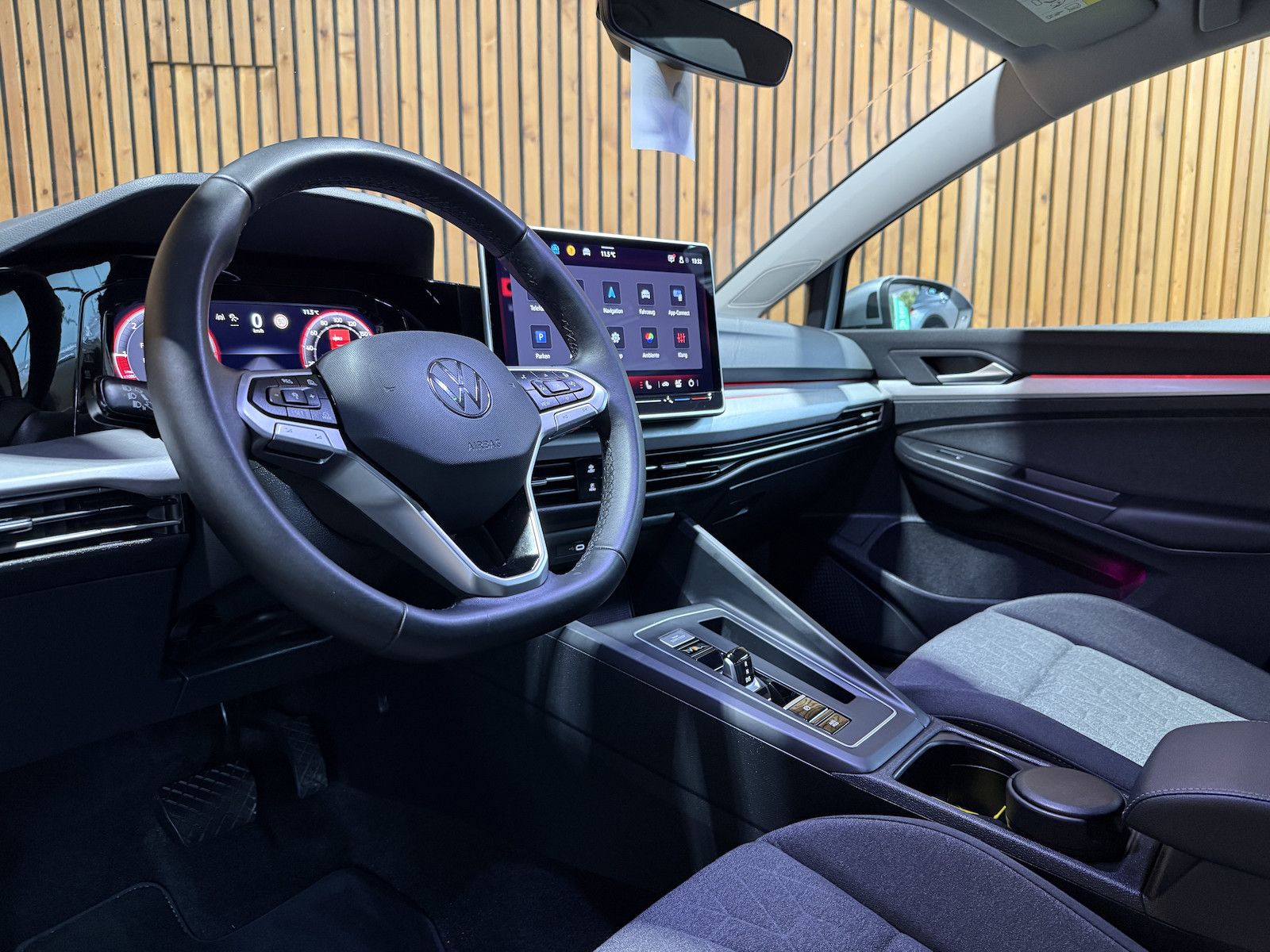 Fahrzeugabbildung Volkswagen Golf Variant 2,0 TDI Facelift *Navi*LED*Kam*AHK*