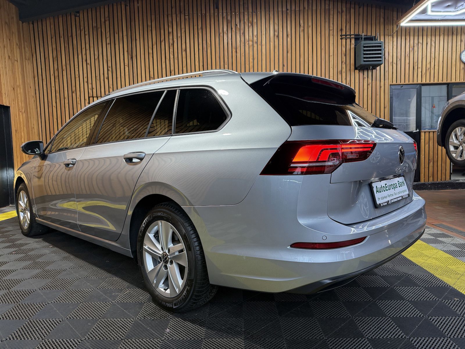 Fahrzeugabbildung Volkswagen Golf Variant 2,0 TDI Facelift *Navi*LED*Kam*AHK*