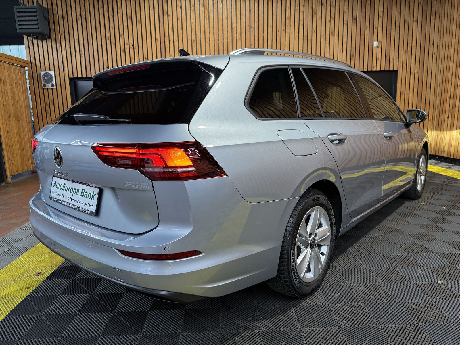 Fahrzeugabbildung Volkswagen Golf Variant 2,0 TDI Facelift *Navi*LED*Kam*AHK*