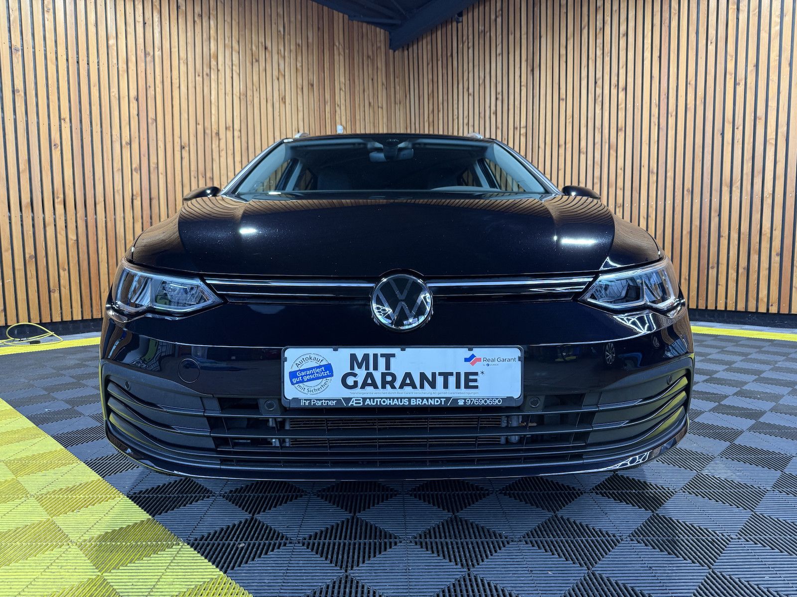 Fahrzeugabbildung Volkswagen Golf Variant 2,0 TDI Life DSG *Navi*LED*Kam*AHK*