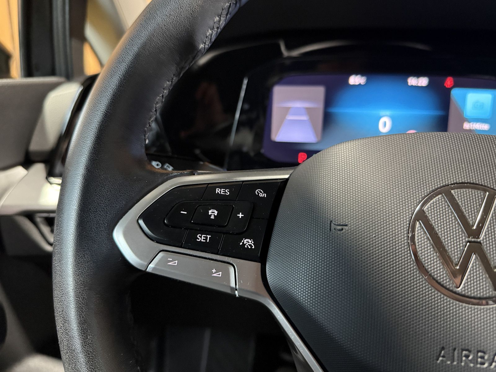 Fahrzeugabbildung Volkswagen Golf Variant 2,0 TDI Life DSG *Navi*LED*Kam*AHK*