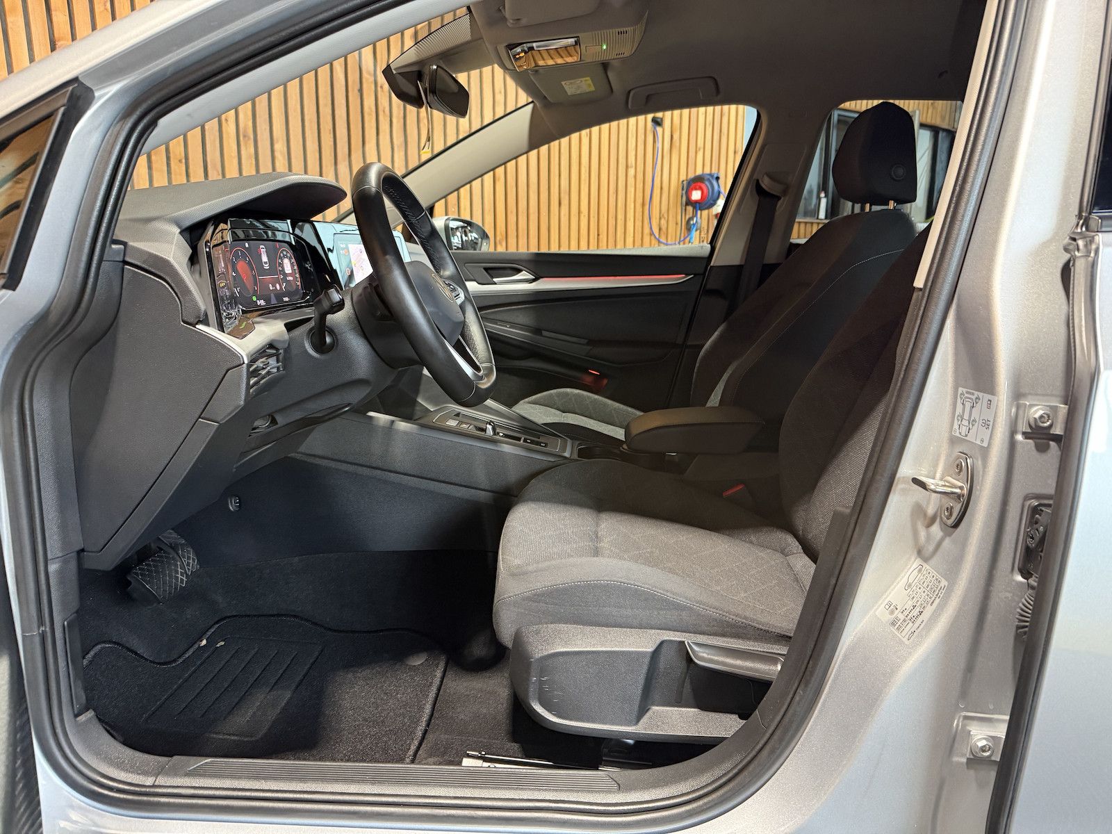 Fahrzeugabbildung Volkswagen Golf Variant 2,0 TDI Life DSG *Navi*LED*Kam*AHK*