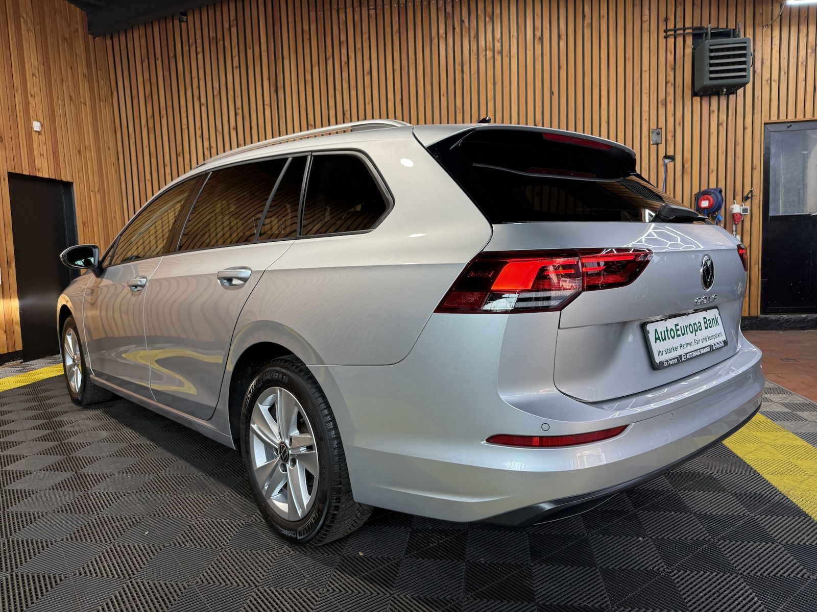 Fahrzeugabbildung Volkswagen Golf Variant 2,0 TDI Life DSG *Navi*LED*Kam*AHK*