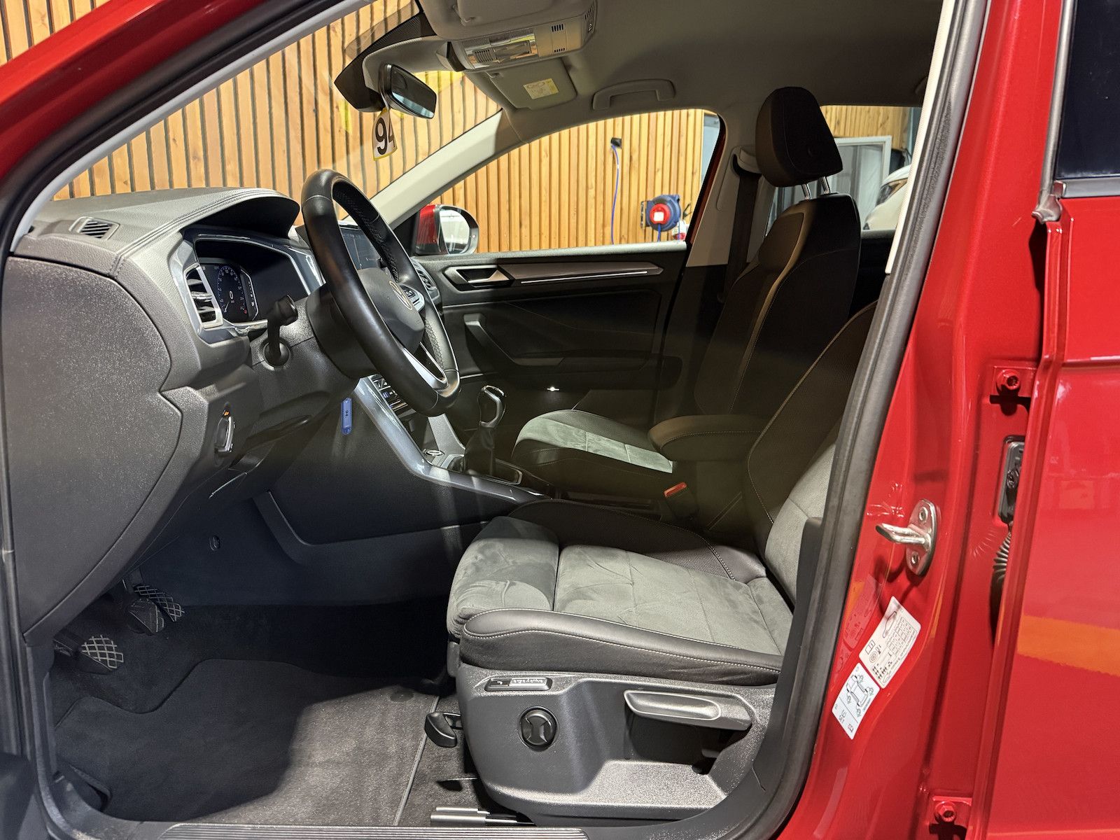 Fahrzeugabbildung Volkswagen T-Roc TSI Style *Navi*LED*Virtual*ACC*App