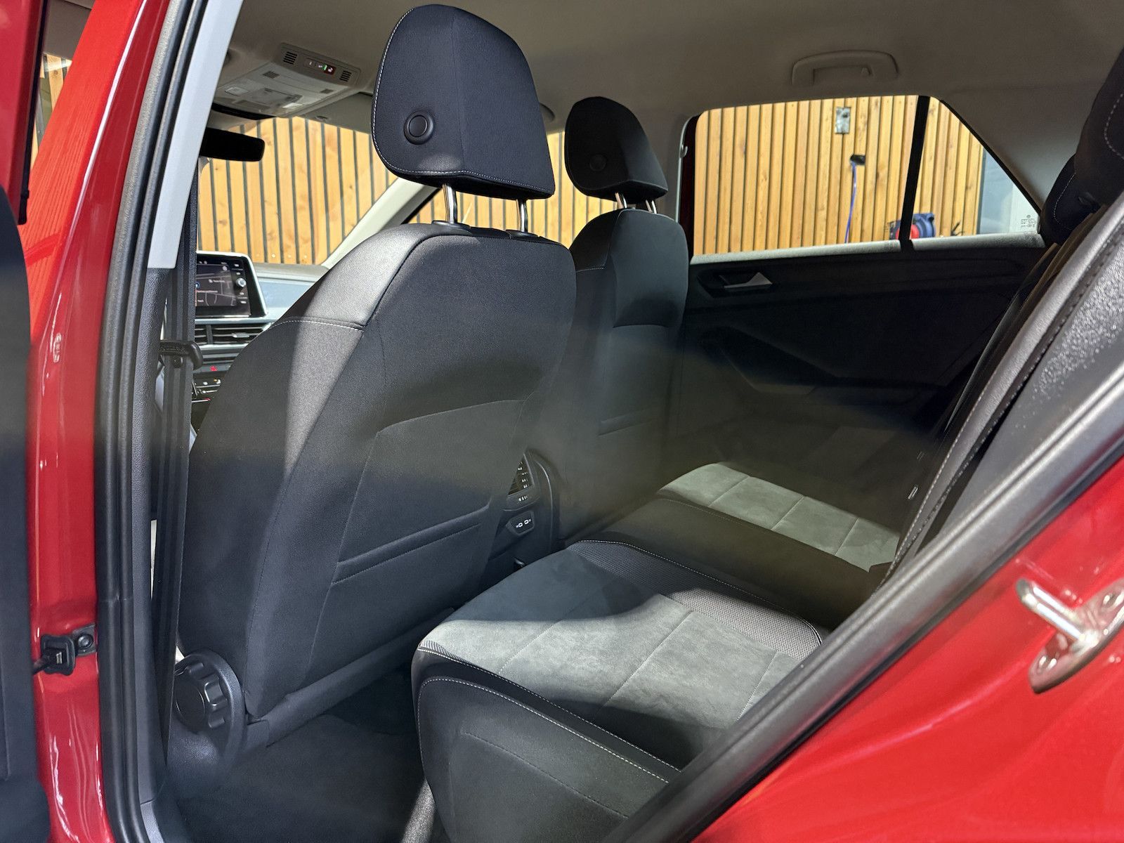 Fahrzeugabbildung Volkswagen T-Roc TSI Style *Navi*LED*Virtual*ACC*App