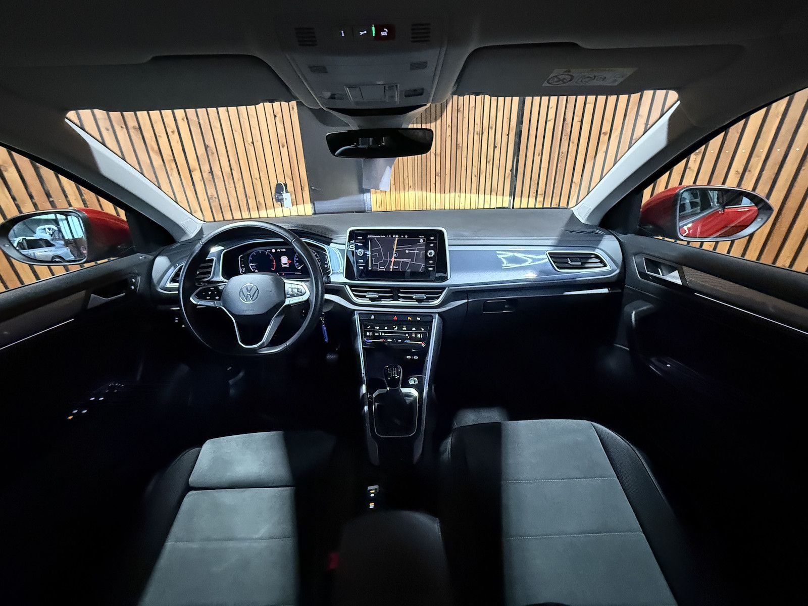 Fahrzeugabbildung Volkswagen T-Roc TSI Style *Navi*LED*Virtual*ACC*App