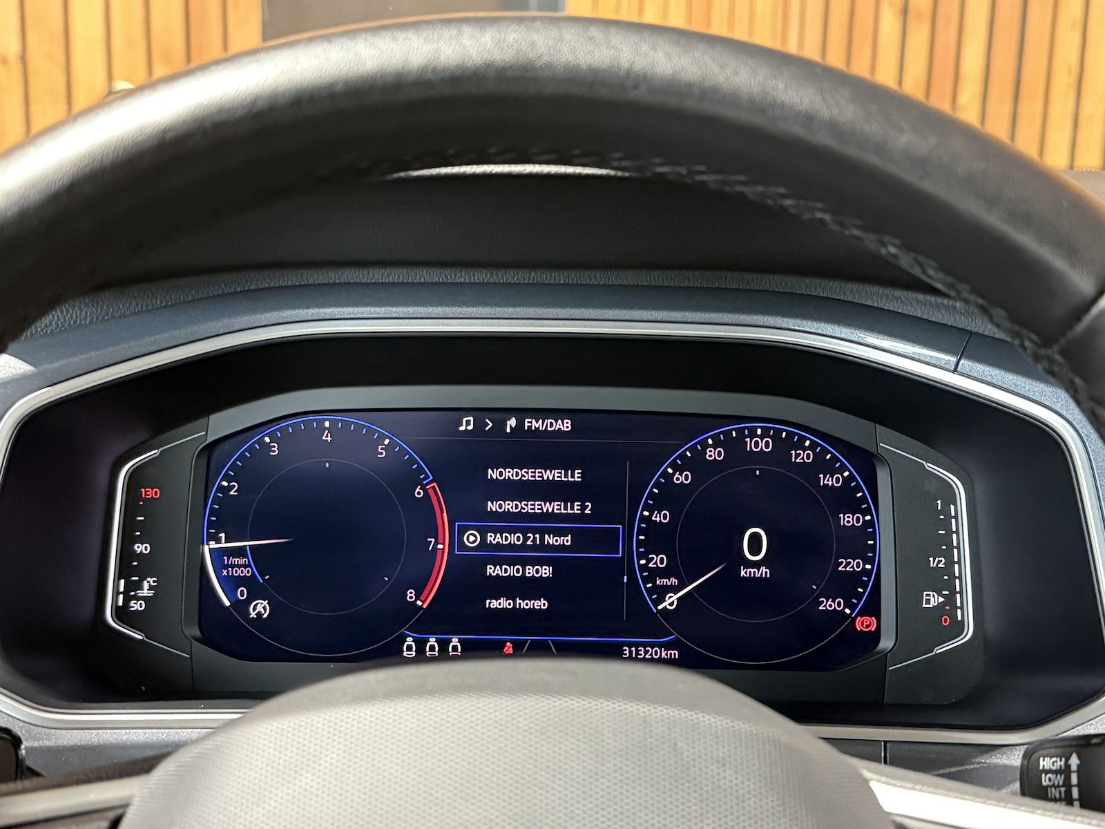 Fahrzeugabbildung Volkswagen T-Roc TSI Style *Navi*LED*Virtual*ACC*App