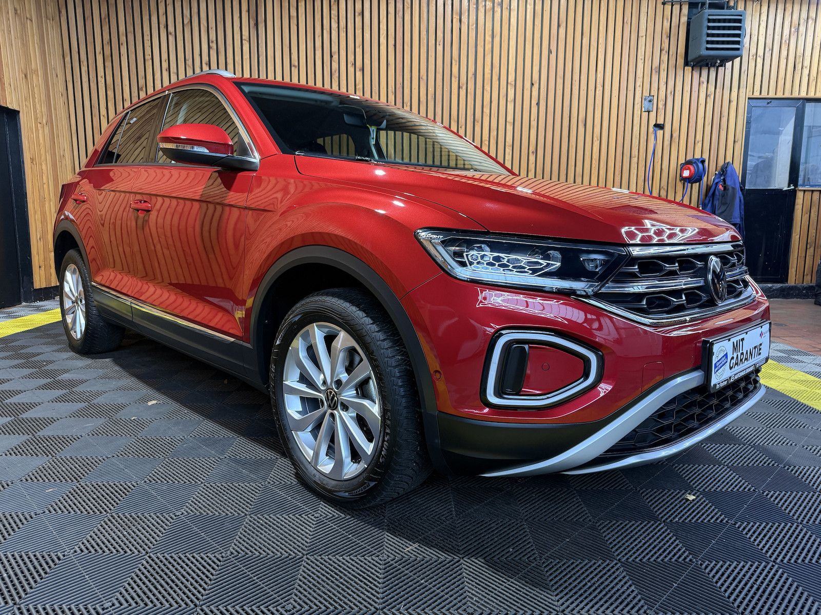 Fahrzeugabbildung Volkswagen T-Roc TSI Style *Navi*LED*Virtual*ACC*App