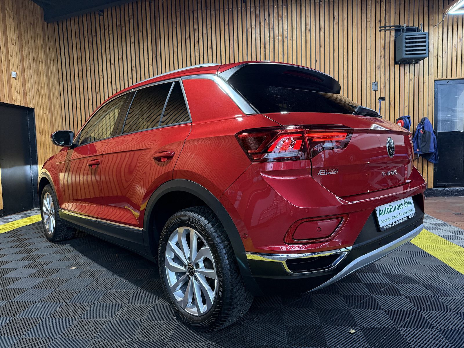 Fahrzeugabbildung Volkswagen T-Roc TSI Style *Navi*LED*Virtual*ACC*App