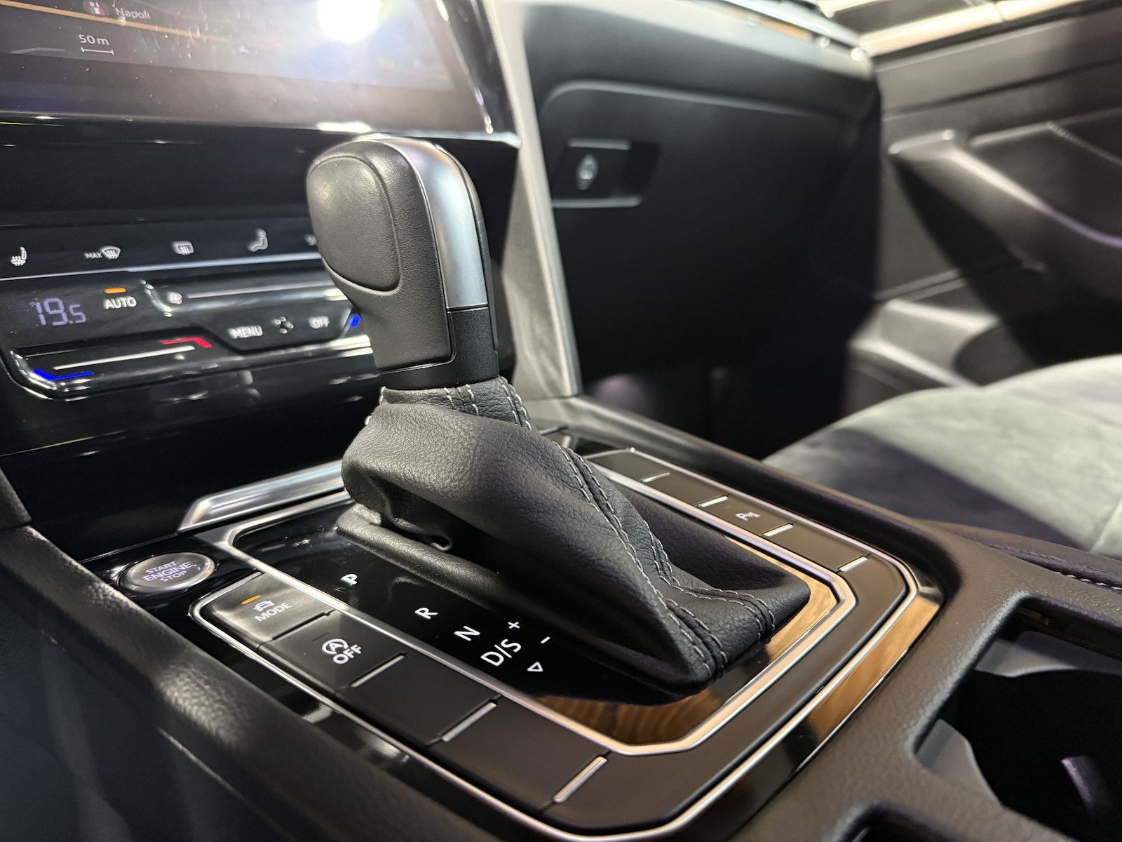 Fahrzeugabbildung Volkswagen Arteon SB.2,0 TSI R-Line Navi*Kam*Virtual*AHK*IQ