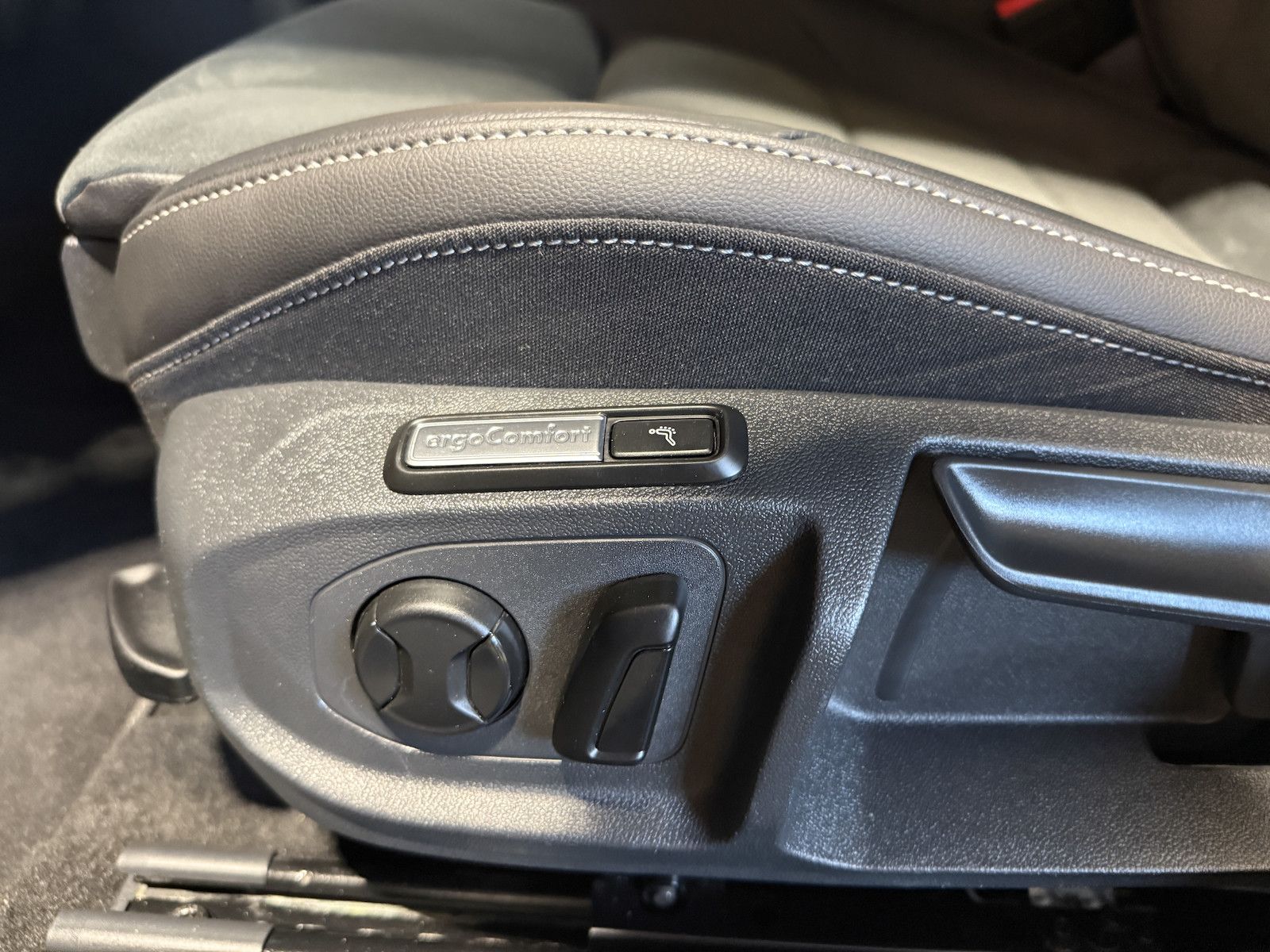 Fahrzeugabbildung Volkswagen Arteon SB.2,0 TSI R-Line Navi*Kam*Virtual*AHK*IQ