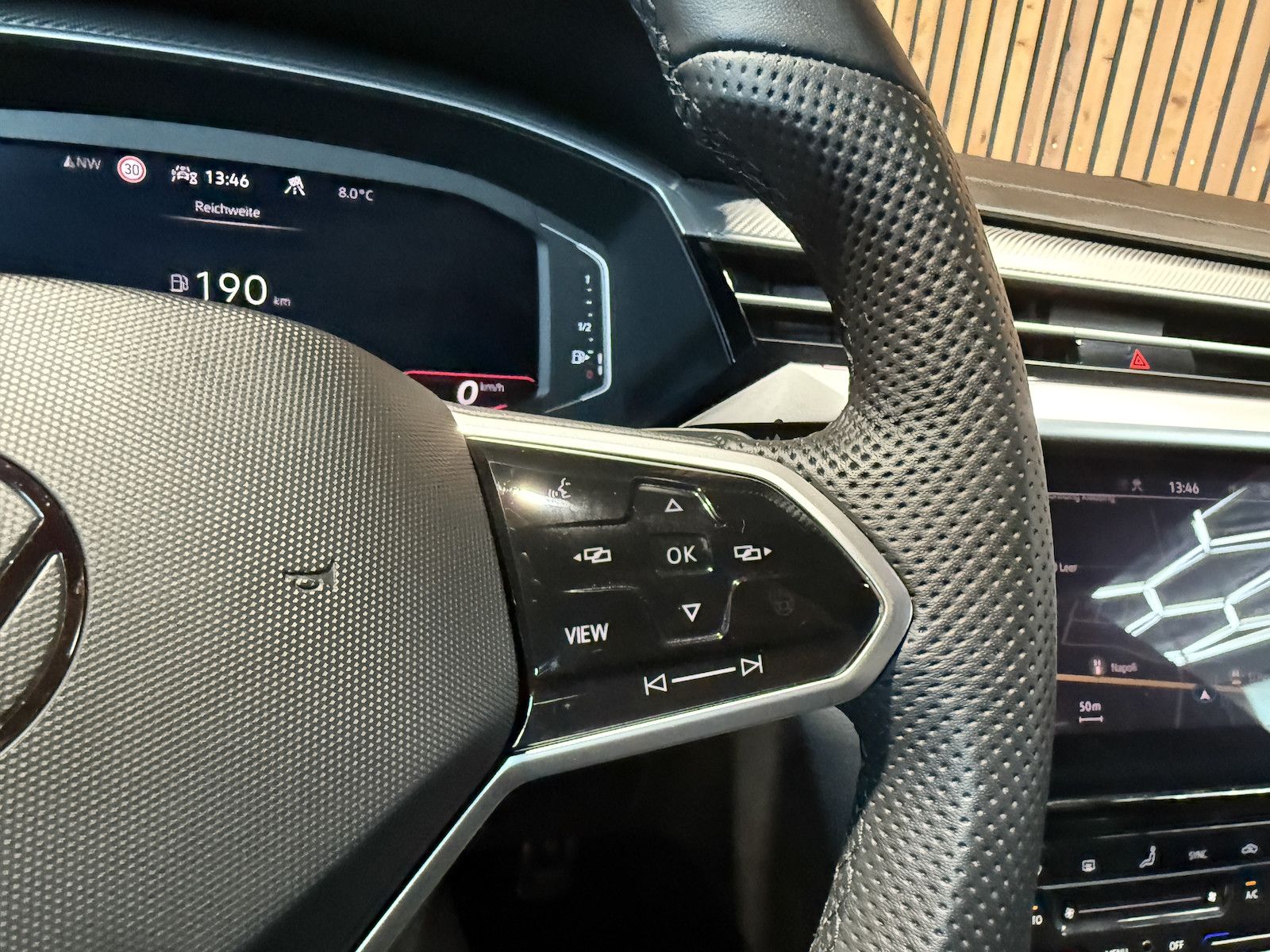 Fahrzeugabbildung Volkswagen Arteon SB.2,0 TSI R-Line Navi*Kam*Virtual*AHK*IQ