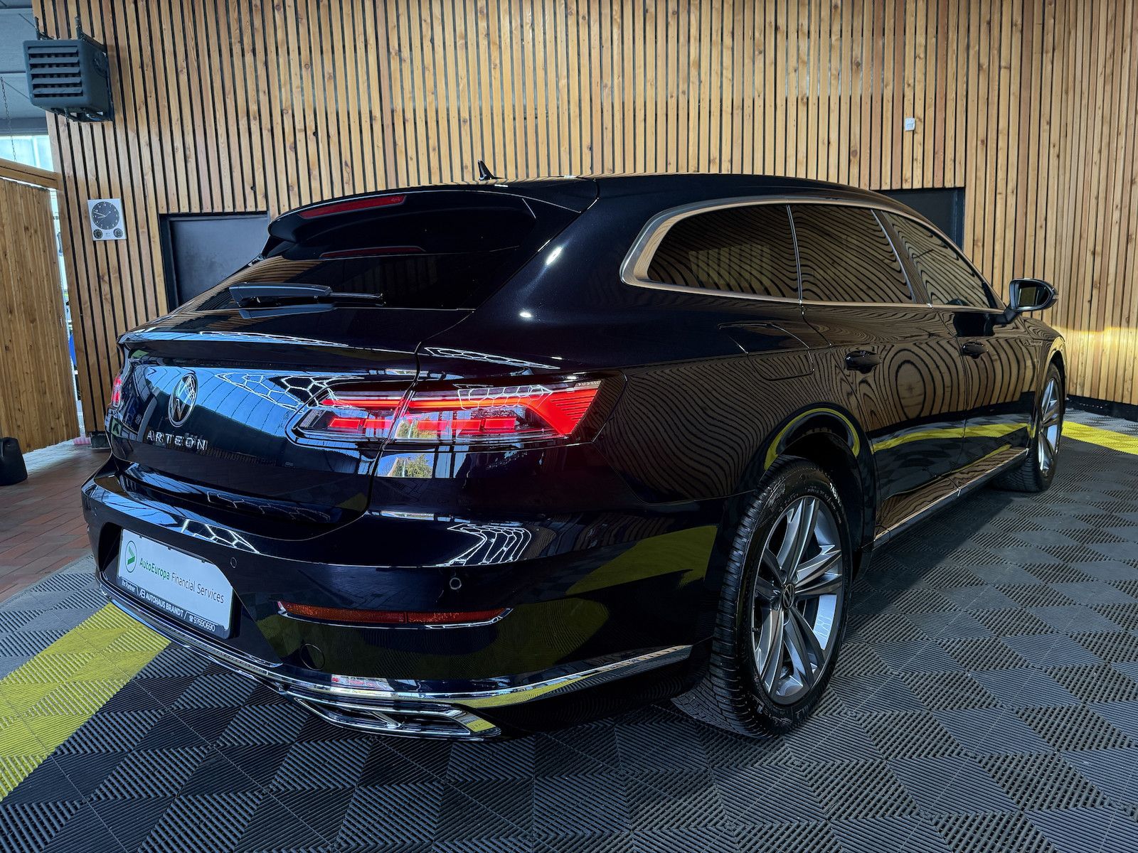 Fahrzeugabbildung Volkswagen Arteon SB.2,0 TSI R-Line Navi*Kam*Virtual*AHK*IQ