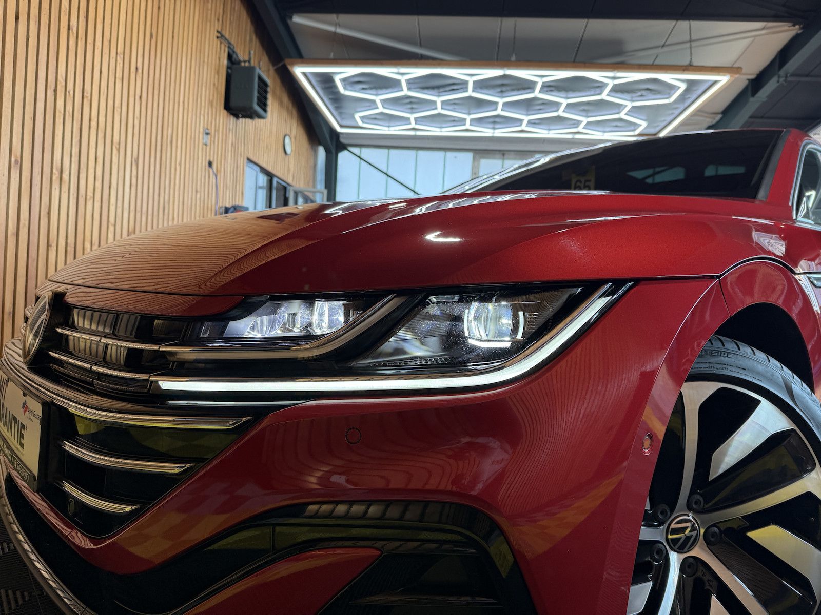 Fahrzeugabbildung Volkswagen Arteon 1.4 eHybrid SB. R-Line *Navi*IQ*Kam*Pano*