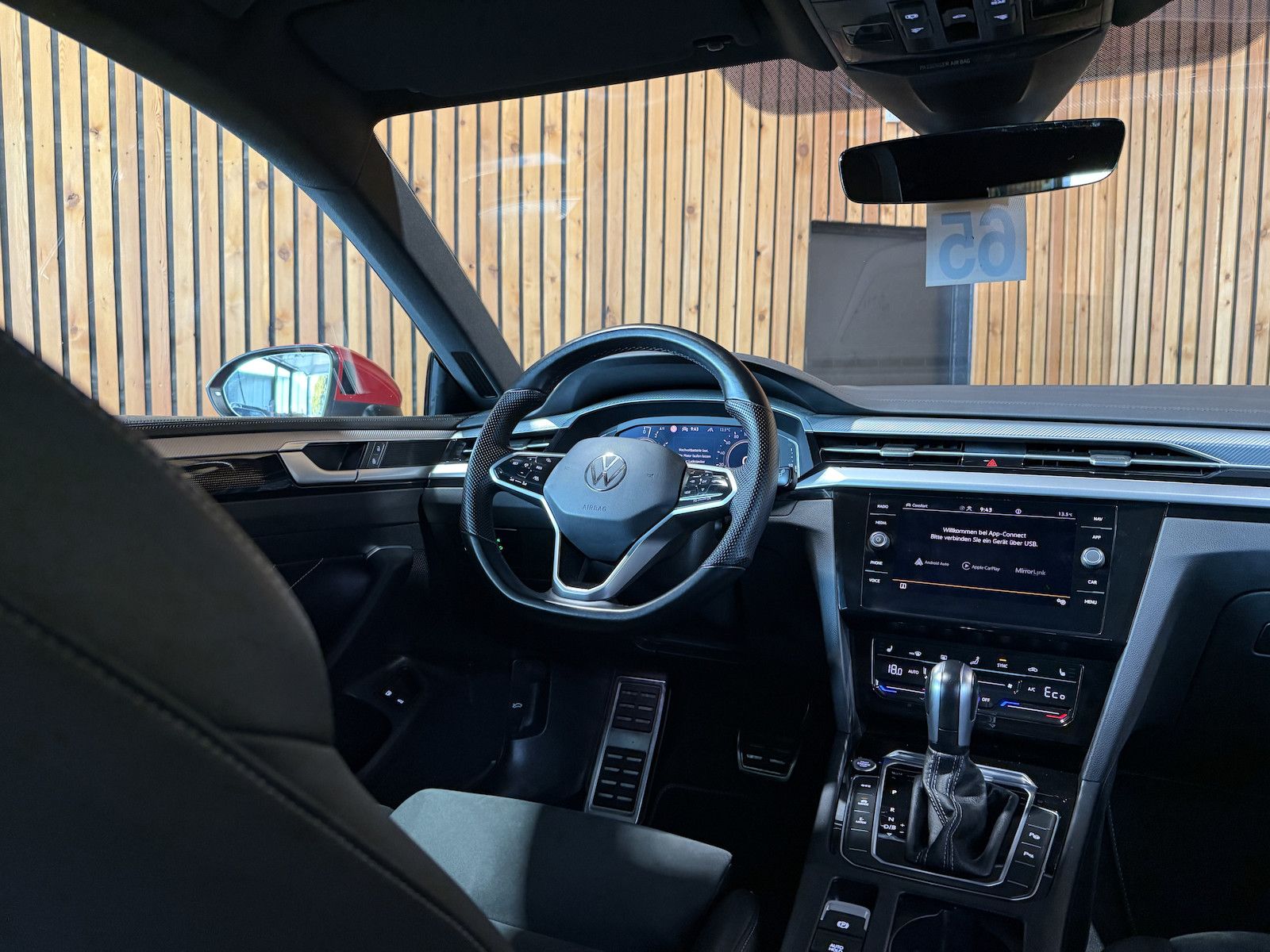 Fahrzeugabbildung Volkswagen Arteon 1.4 eHybrid SB. R-Line *Navi*IQ*Kam*Pano*