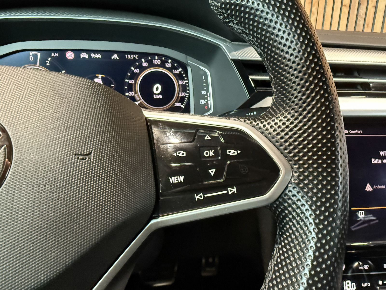 Fahrzeugabbildung Volkswagen Arteon 1.4 eHybrid SB. R-Line *Navi*IQ*Kam*Pano*