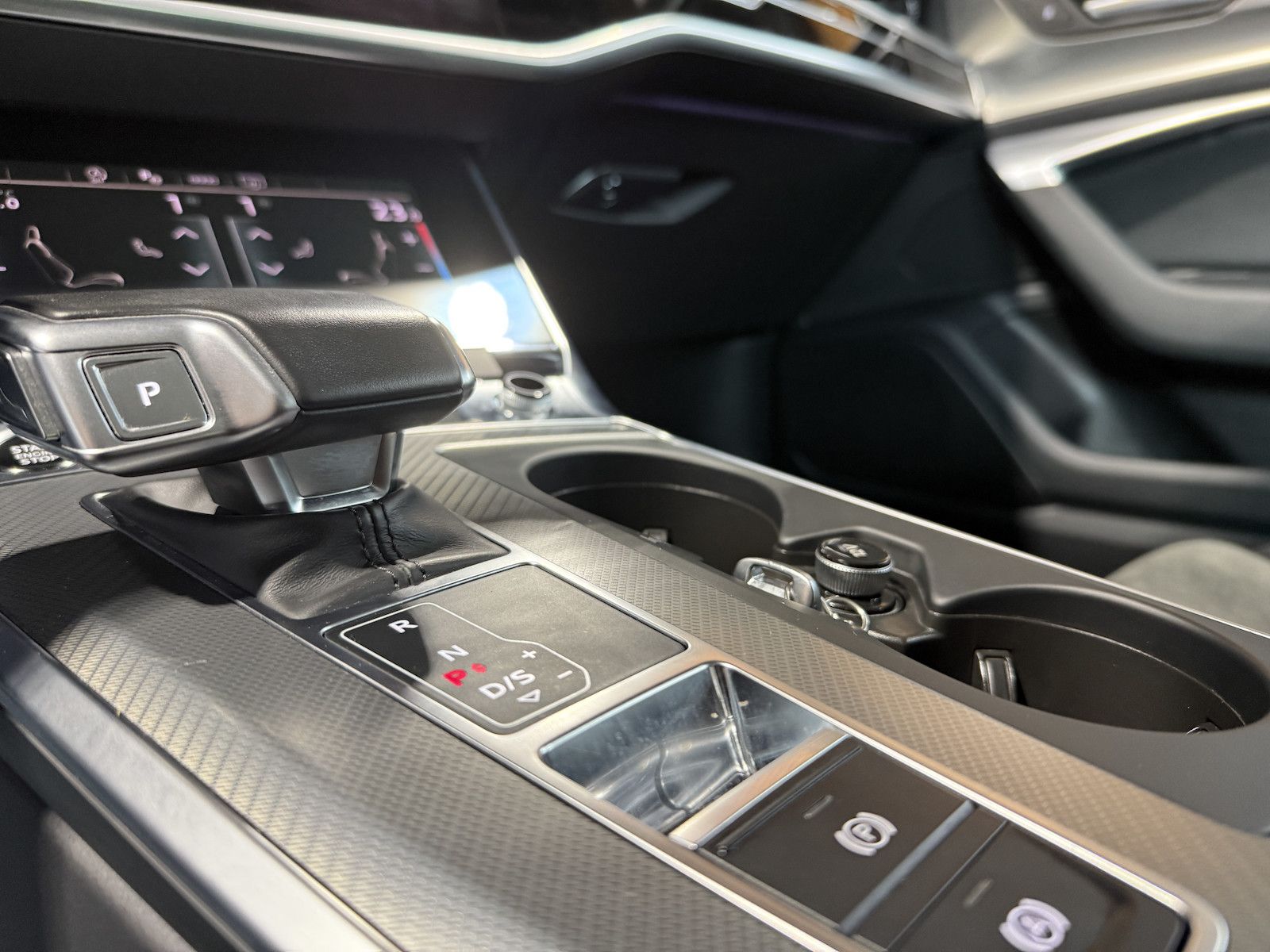 Fahrzeugabbildung Audi A6 Avant sport TFSI *Navi*Leder*Kam*Keyl.*ACC