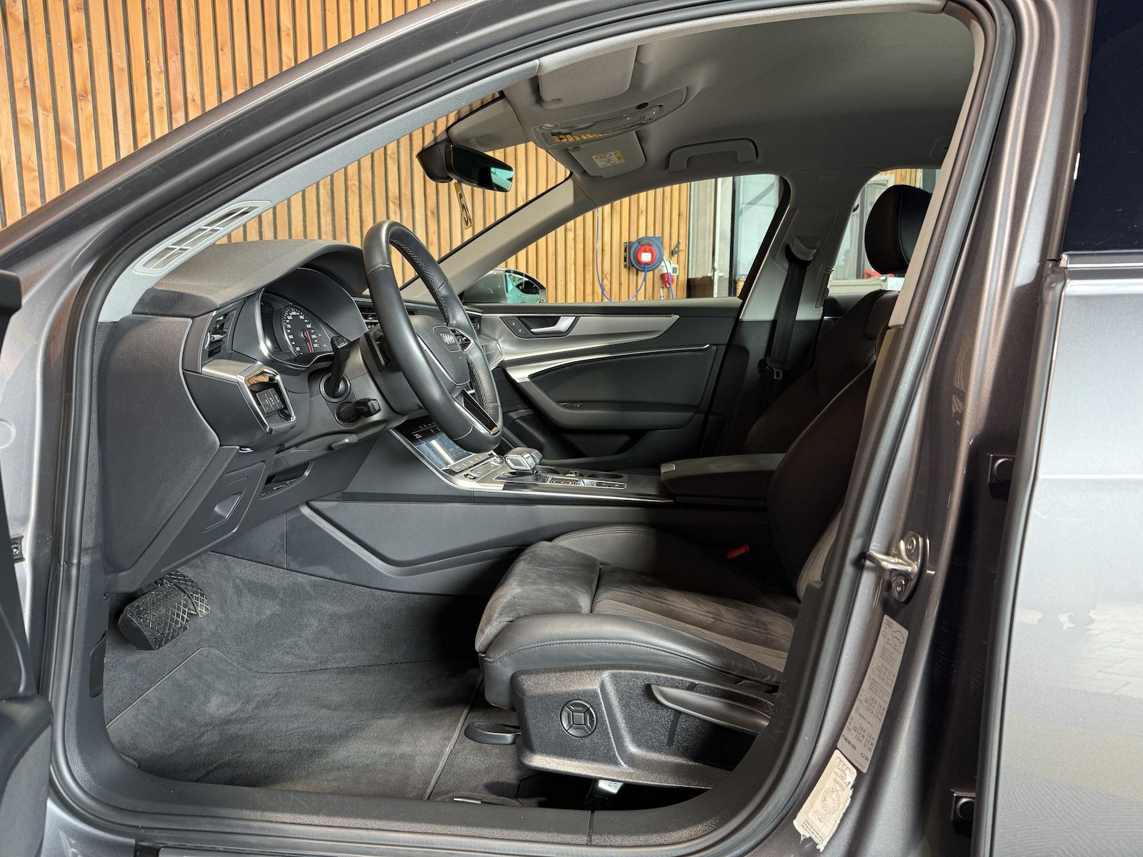 Fahrzeugabbildung Audi A6 Avant sport TFSI *Navi*Leder*Kam*Keyl.*ACC