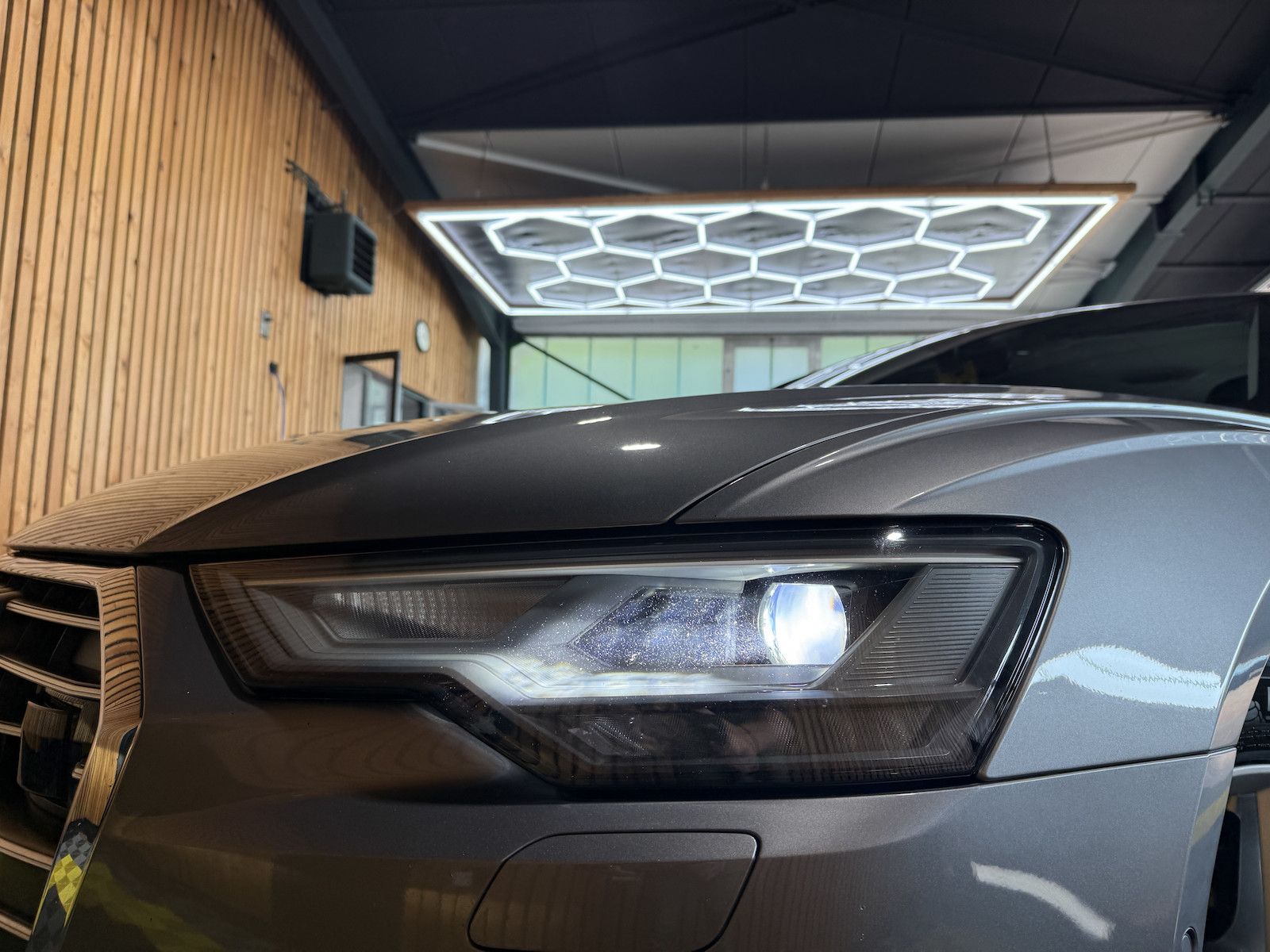 Fahrzeugabbildung Audi A6 Avant sport TFSI *Navi*Leder*Kam*Keyl.*ACC