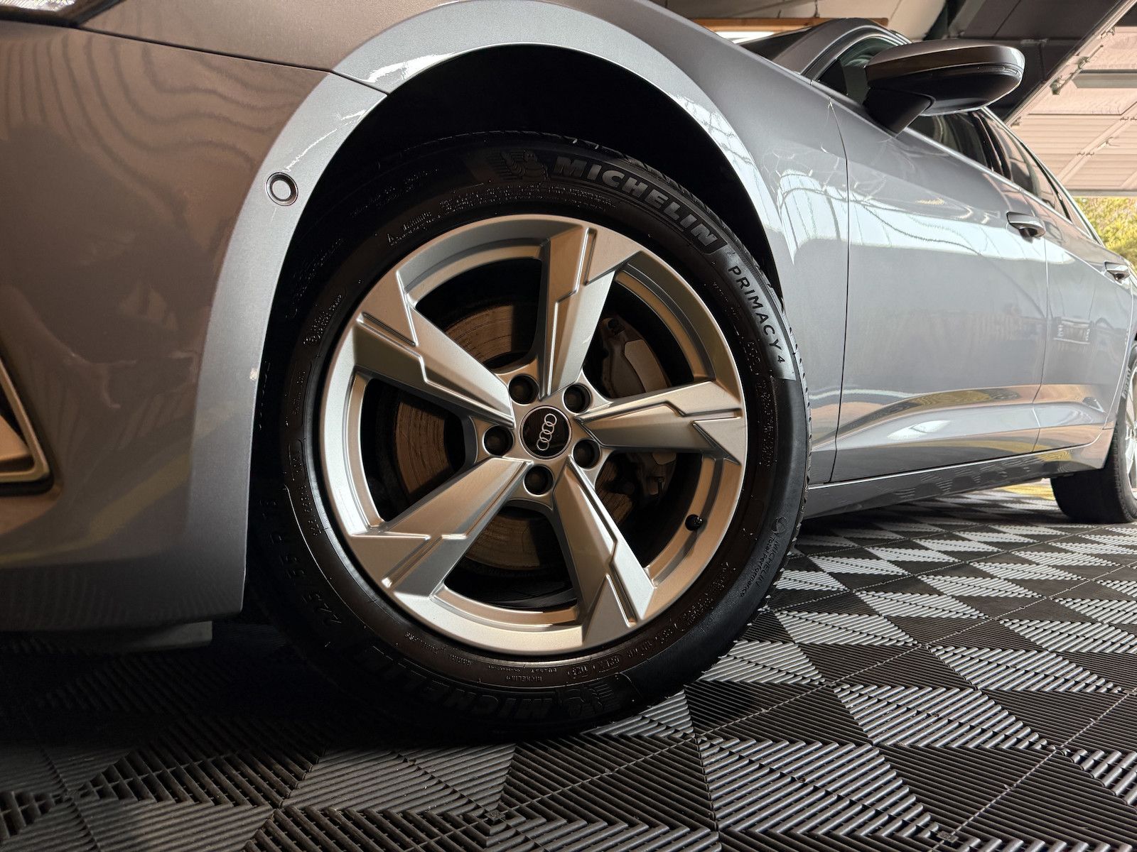 Fahrzeugabbildung Audi A6 Avant sport TFSI *Navi*Leder*Kam*Keyl.*ACC