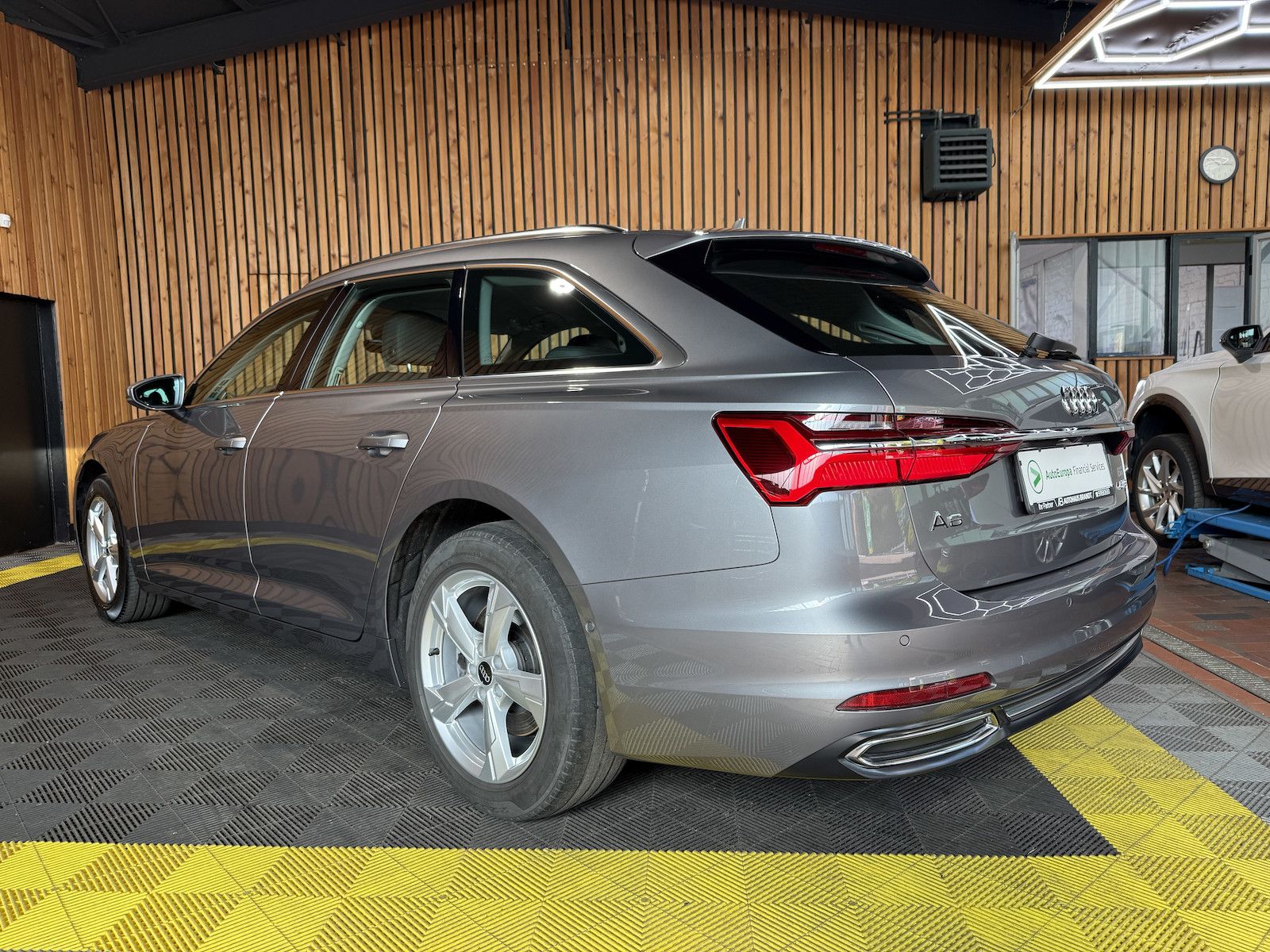 Fahrzeugabbildung Audi A6 Avant sport TFSI *Navi*Leder*Kam*Keyl.*ACC