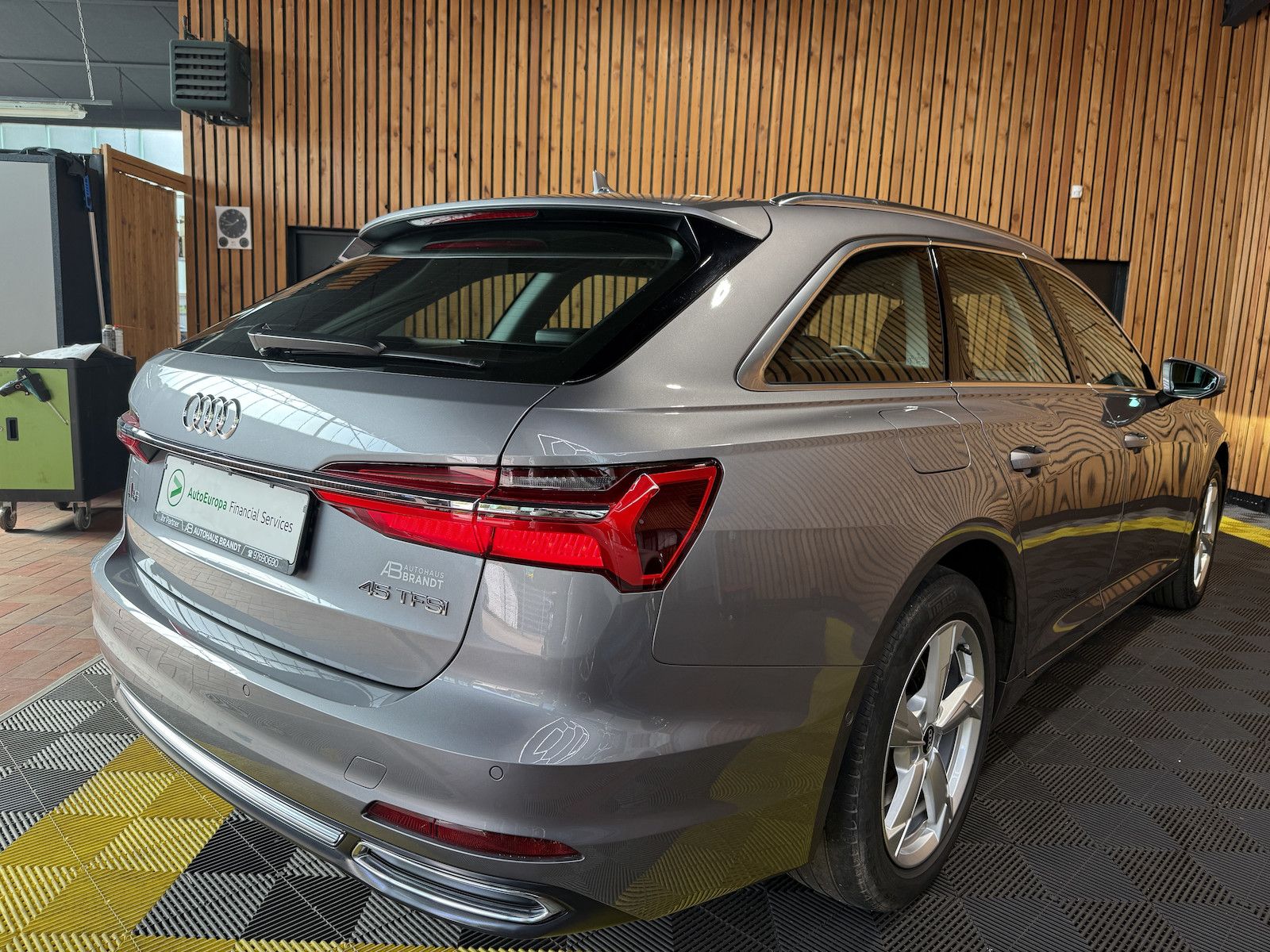 Fahrzeugabbildung Audi A6 Avant sport TFSI *Navi*Leder*Kam*Keyl.*ACC
