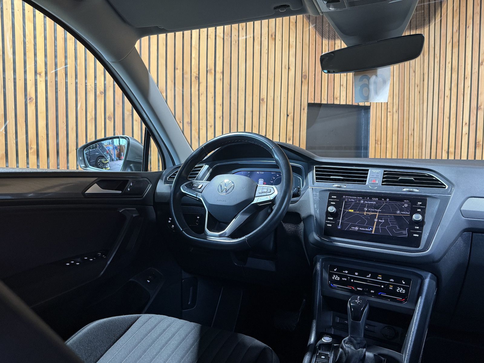 Fahrzeugabbildung Volkswagen Tiguan Allspace 2,0 TDI DSG *Navi*Kam*AHK*Matrix