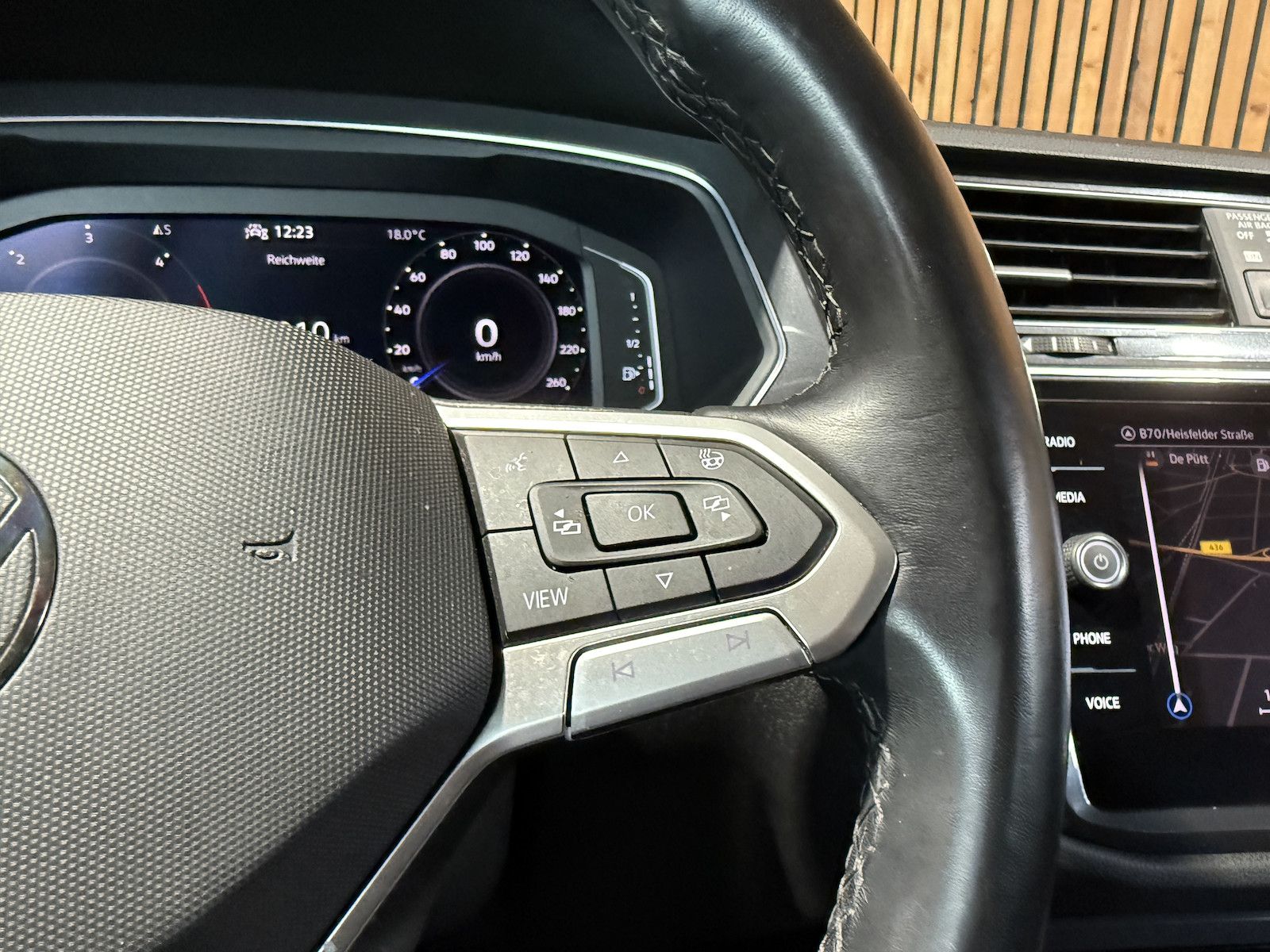 Fahrzeugabbildung Volkswagen Tiguan Allspace 2,0 TDI DSG *Navi*Kam*AHK*Matrix