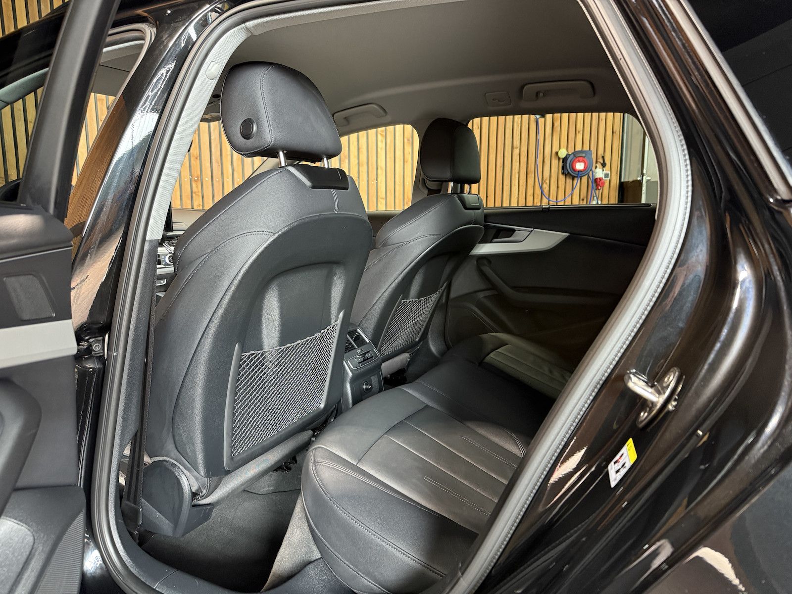 Fahrzeugabbildung Audi A4 Avant S Line TDI Aut. *Navi+*ACC*Kam*LED*Keyl