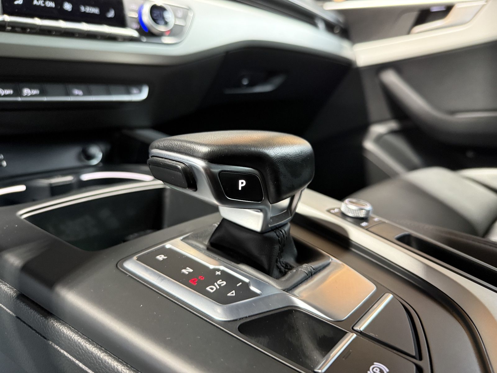 Fahrzeugabbildung Audi A4 Avant S Line TDI Aut. *Navi+*ACC*Kam*LED*Keyl