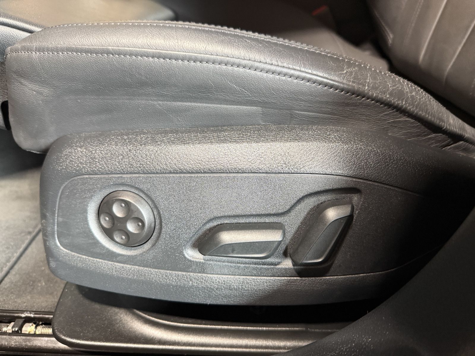 Fahrzeugabbildung Audi A4 Avant S Line TDI Aut. *Navi+*ACC*Kam*LED*Keyl