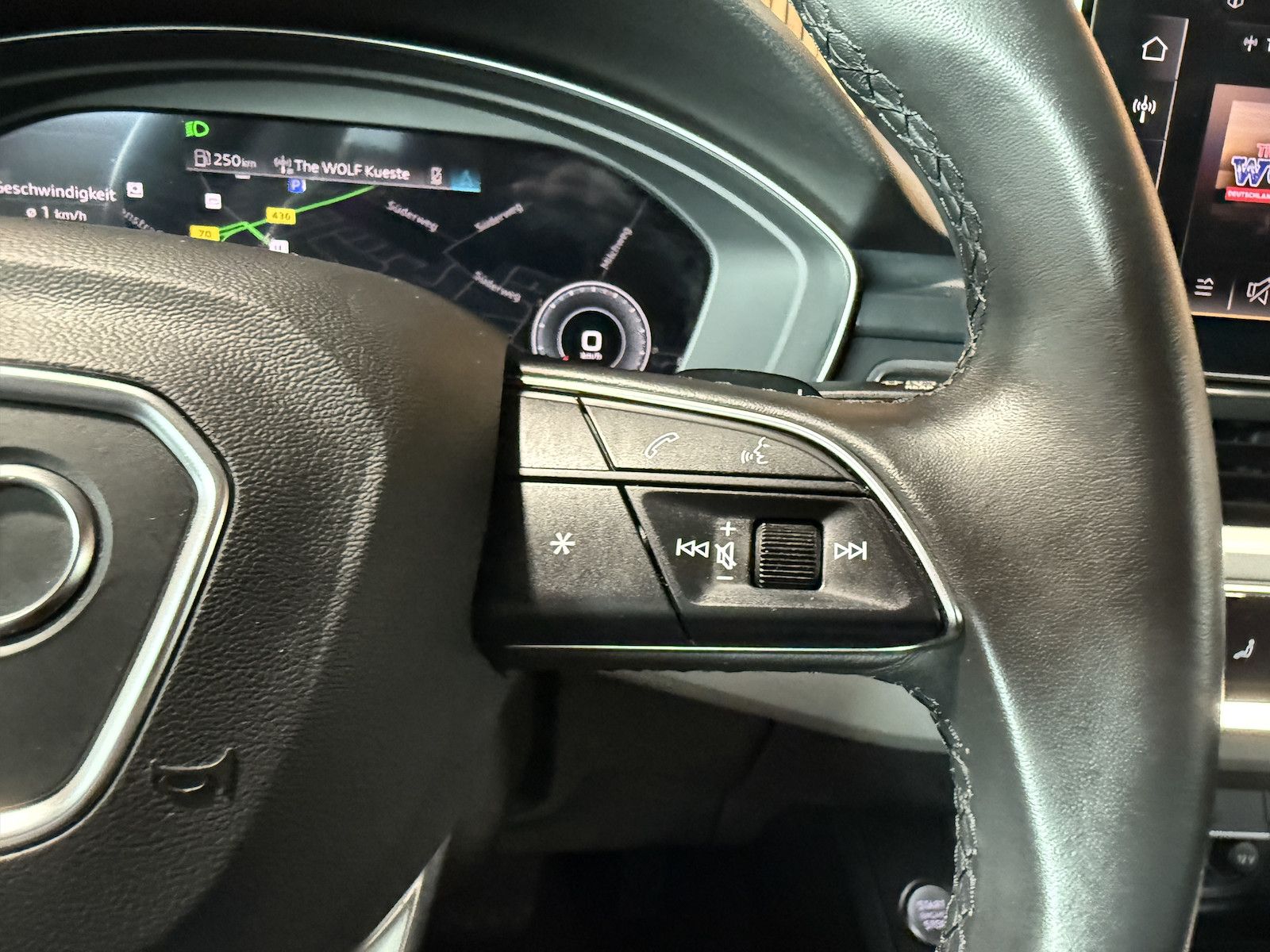 Fahrzeugabbildung Audi A4 Avant S Line TDI Aut. *Navi+*ACC*Kam*LED*Keyl