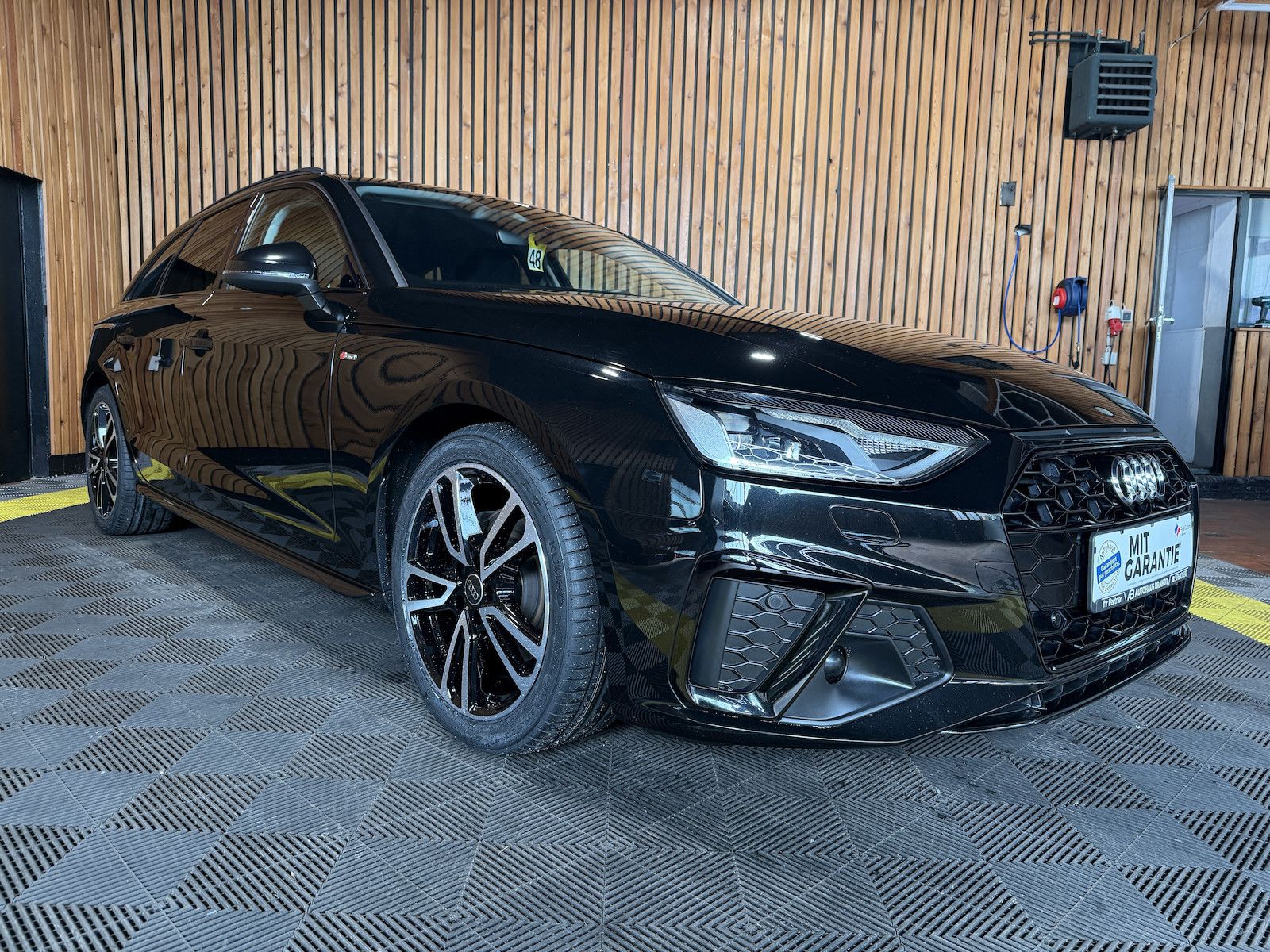 Fahrzeugabbildung Audi A4 Avant S Line TDI Aut. *Navi+*ACC*Kam*LED*Keyl