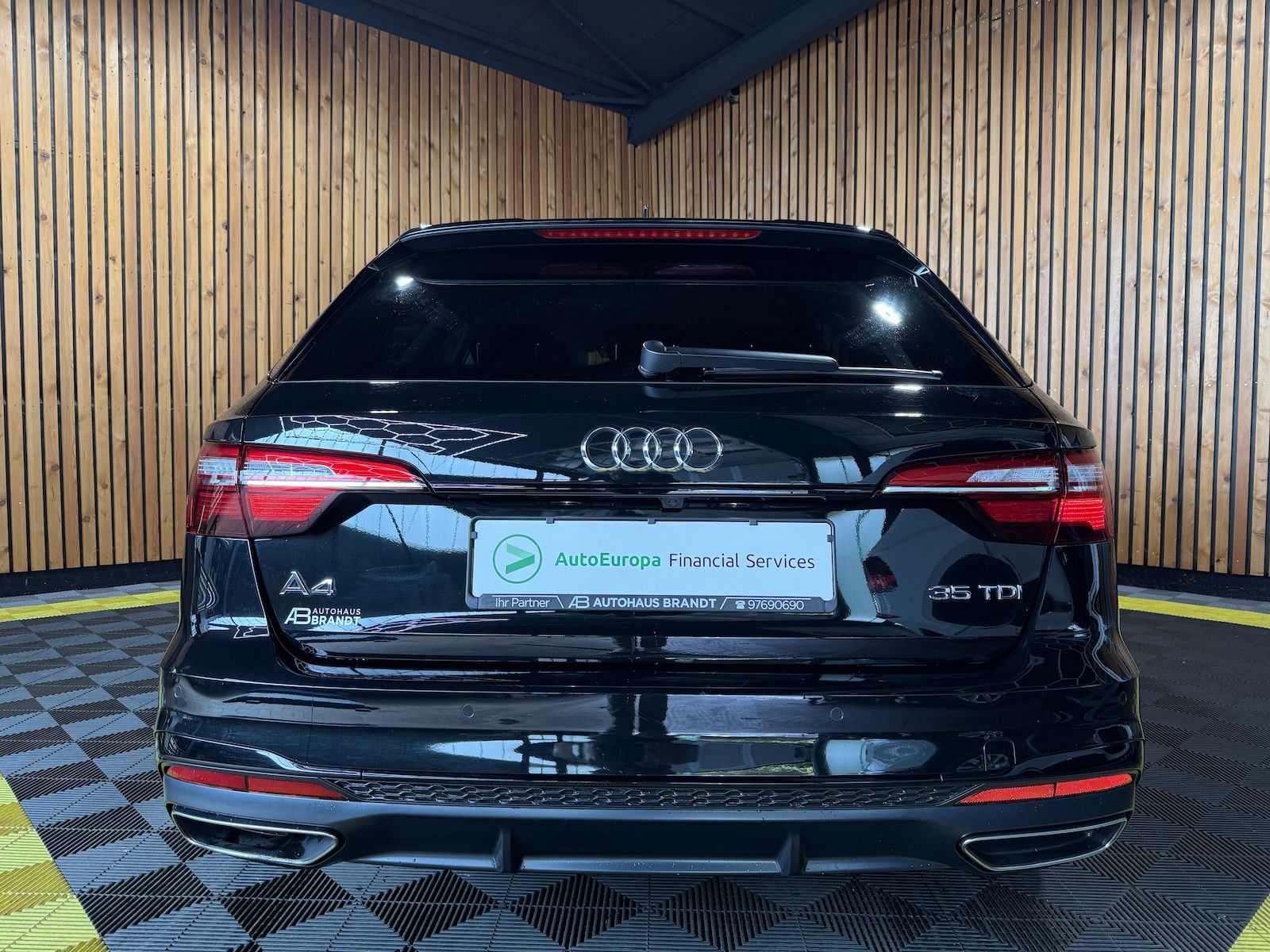 Fahrzeugabbildung Audi A4 Avant S Line TDI Aut. *Navi+*ACC*Kam*LED*Keyl