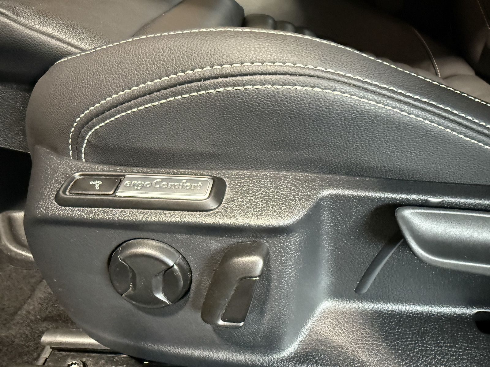 Fahrzeugabbildung Volkswagen Passat Variant 2,0 TDI DSG Navi*IQ*Kam*Leder*VIR