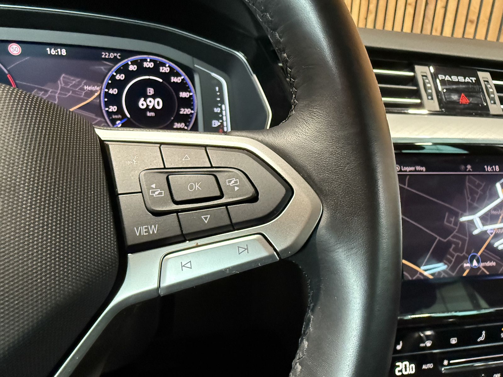 Fahrzeugabbildung Volkswagen Passat Variant 2,0 TDI DSG Navi*IQ*Kam*Leder*VIR