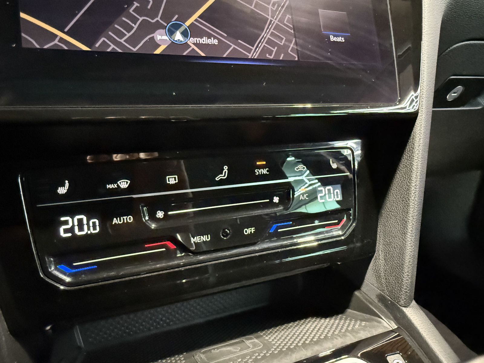 Fahrzeugabbildung Volkswagen Passat Variant 2,0 TDI DSG Navi*IQ*Kam*Leder*VIR