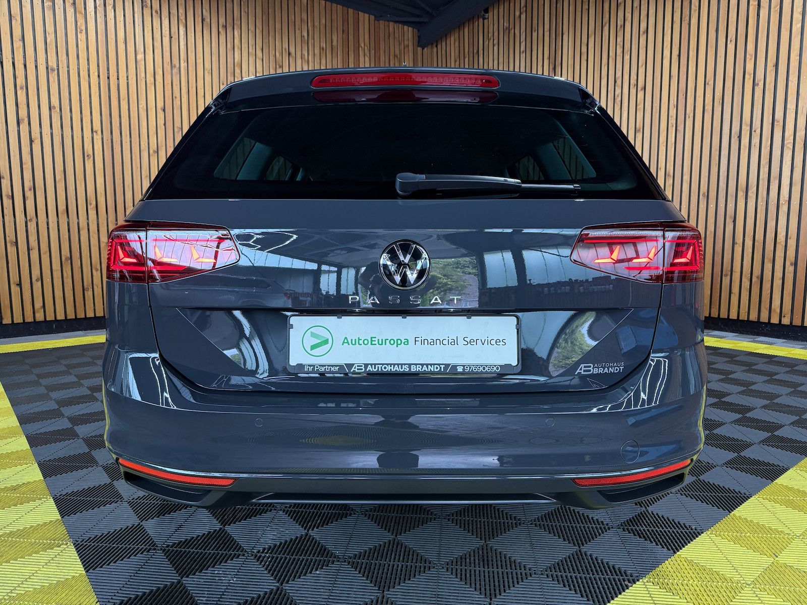 Fahrzeugabbildung Volkswagen Passat Variant 2,0 TDI DSG Navi*IQ*Kam*Leder*VIR