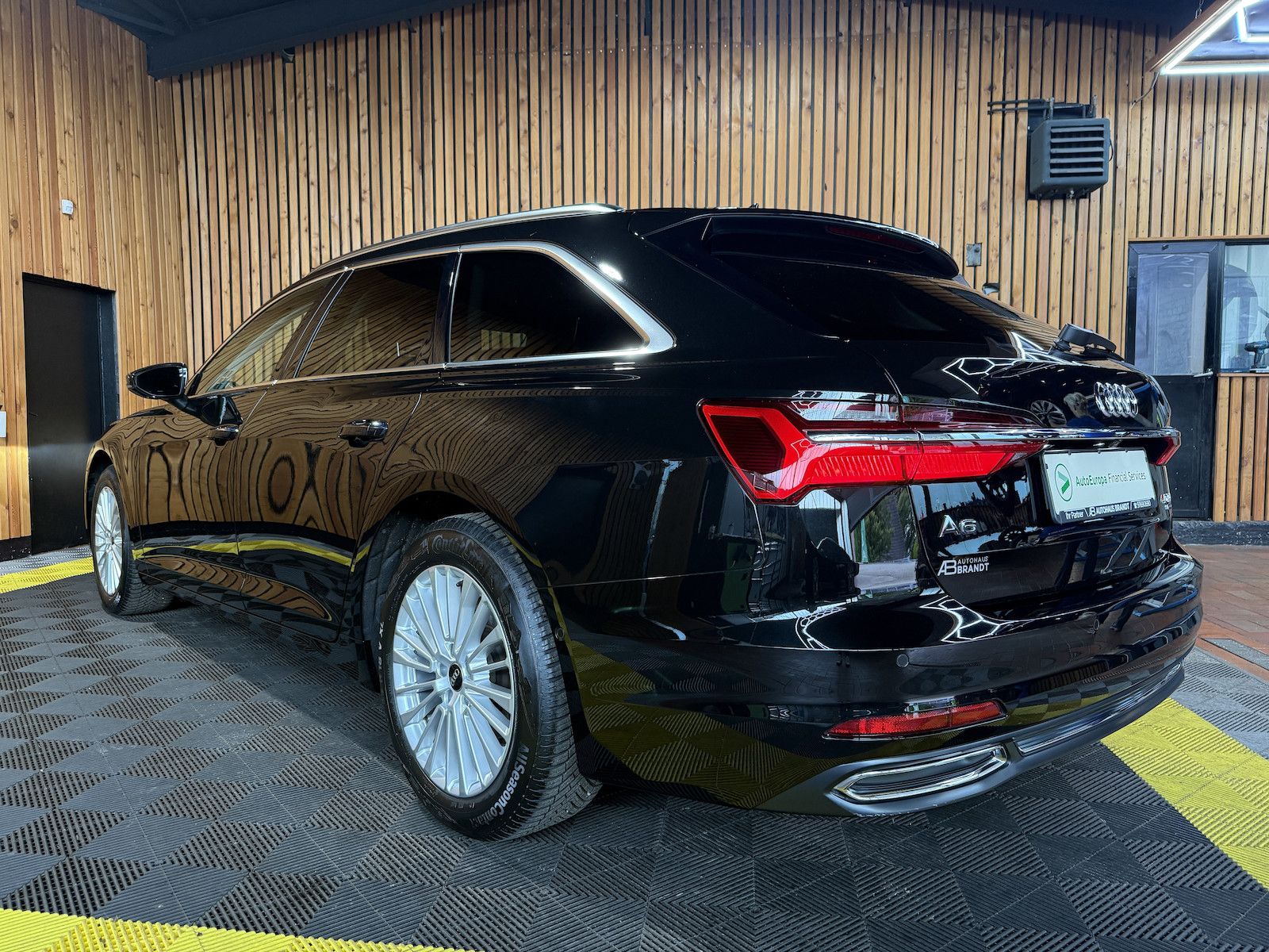 Fahrzeugabbildung Audi A6 Avant 2,0 TDI qu. *Navi*ACC*LED*AHK*Leder*