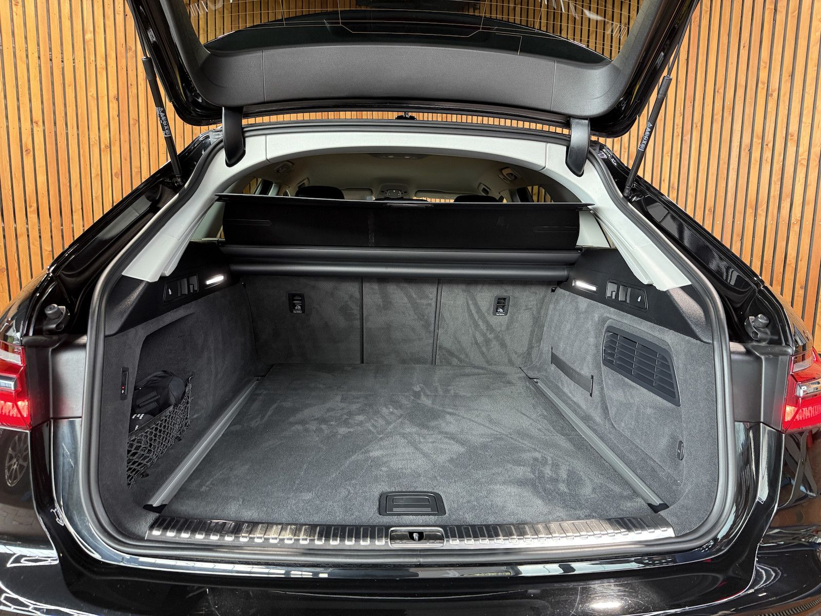 Fahrzeugabbildung Audi A6 Avant 2,0 TDI qu. *Navi*ACC*LED*AHK*Leder*