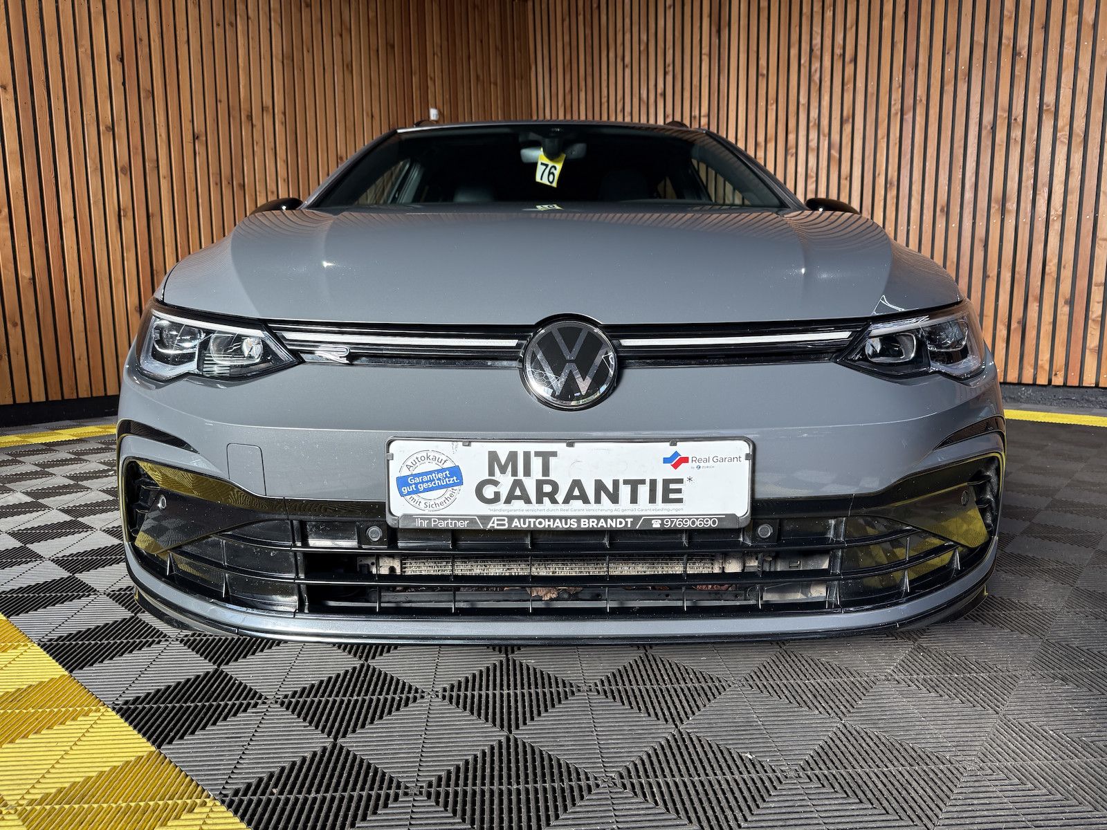 Fahrzeugabbildung Volkswagen Golf Variant 2,0TDI R-Line Black DSG *Navi*Keyl.