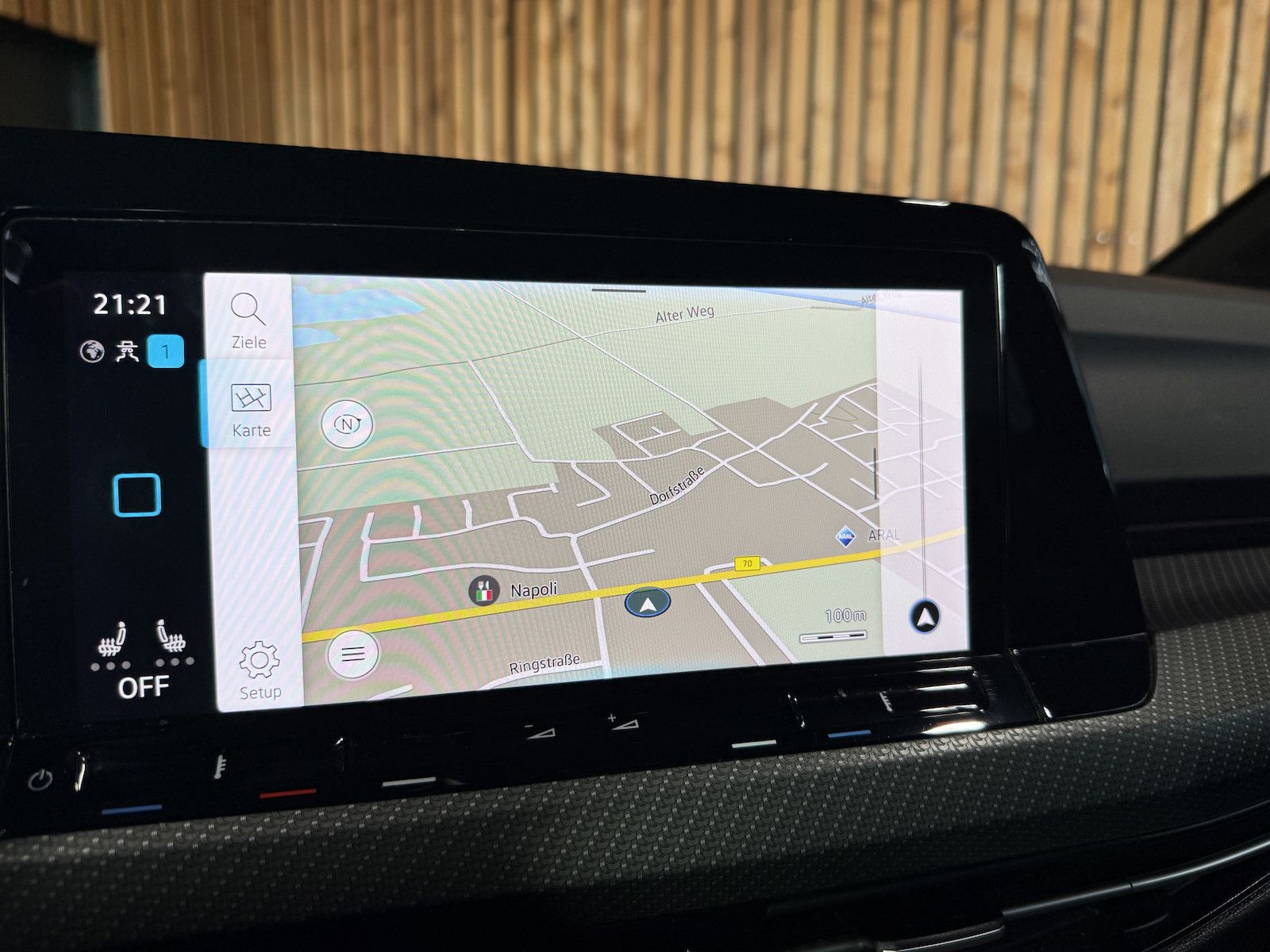 Fahrzeugabbildung Volkswagen Golf Variant 2,0TDI R-Line Black DSG *Navi*Keyl.